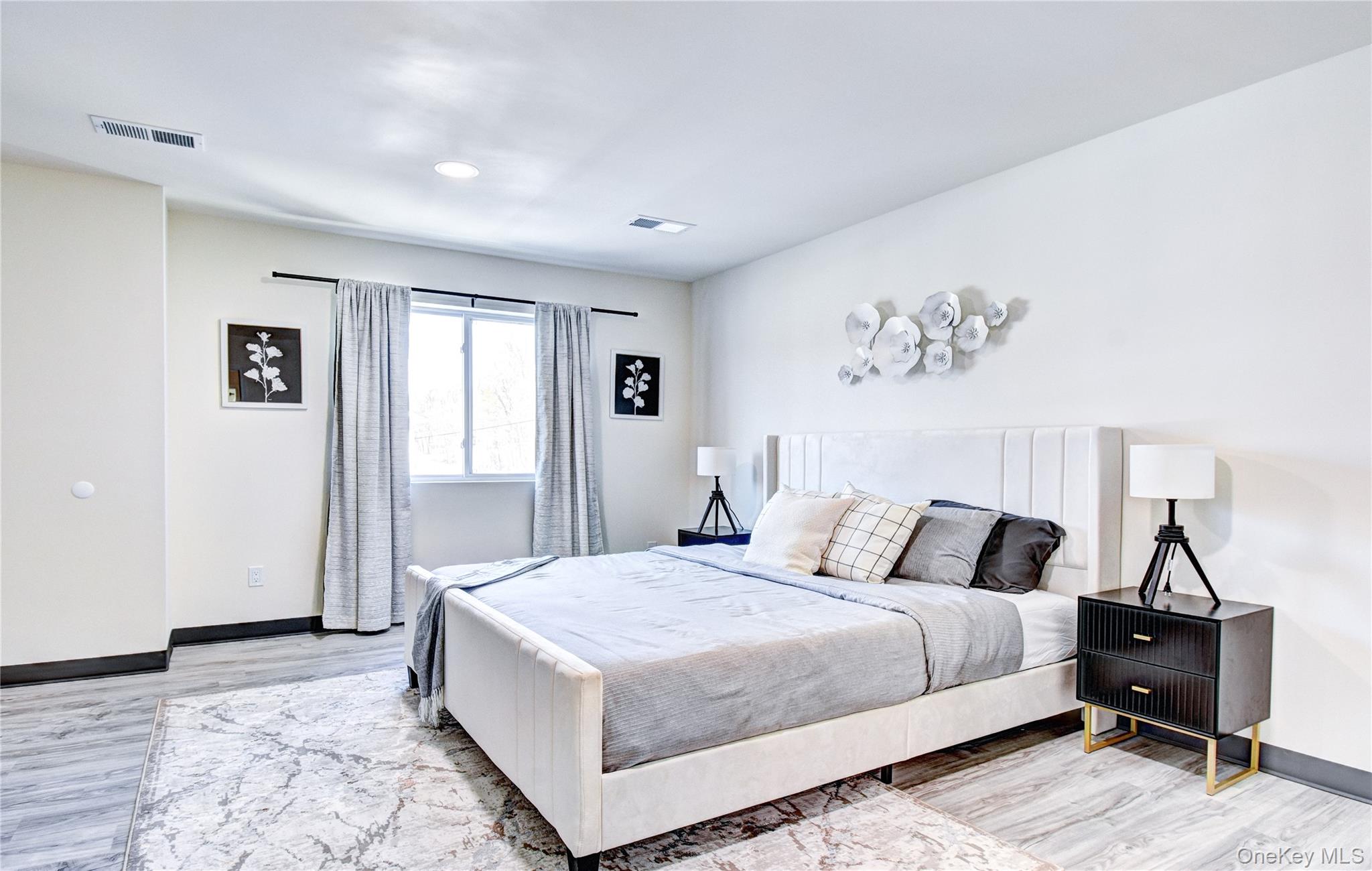 39 LEVY Place, Saugerties, NY 12477