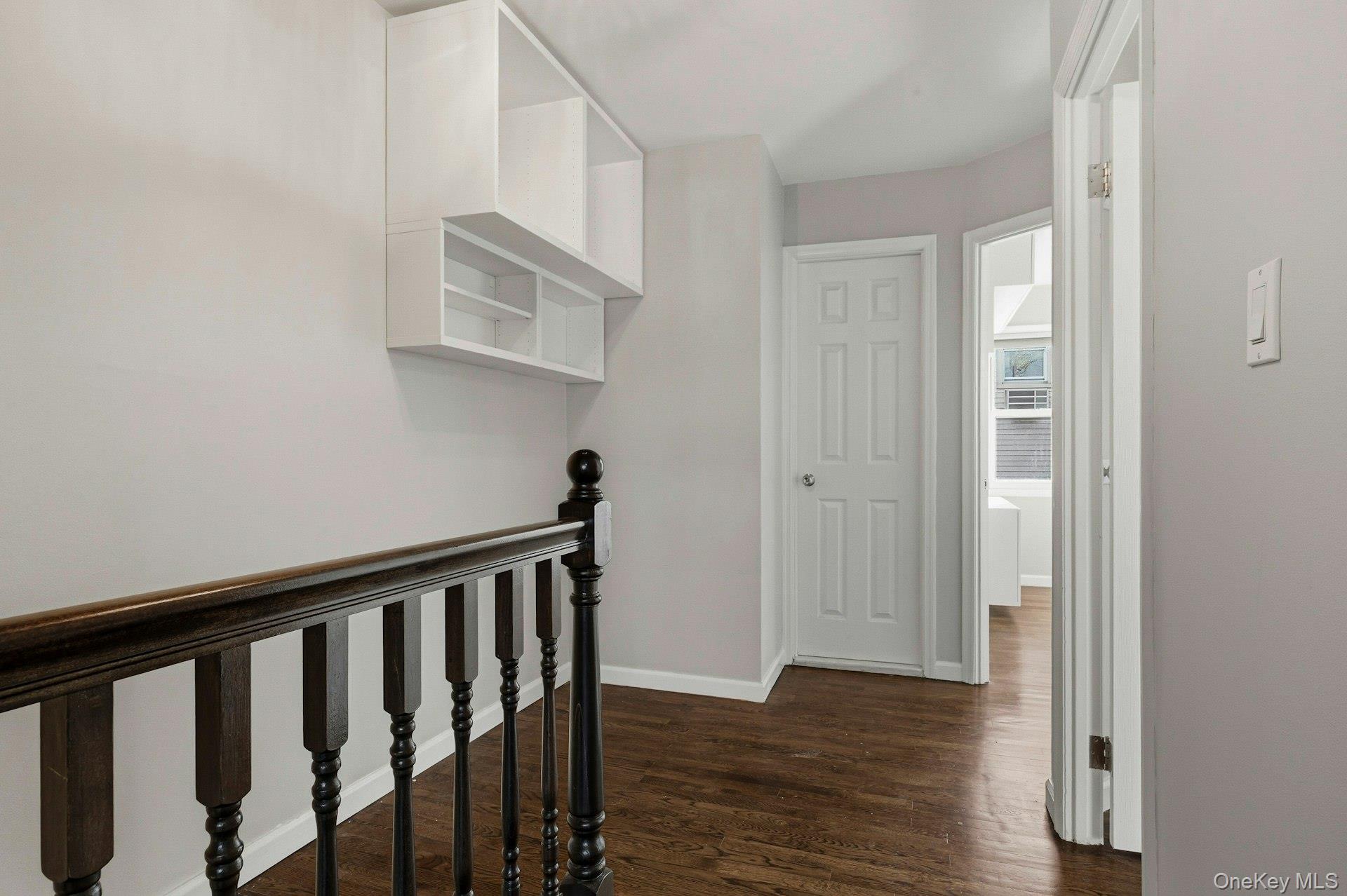 250-04 39th Road, Little Neck, NY 11363