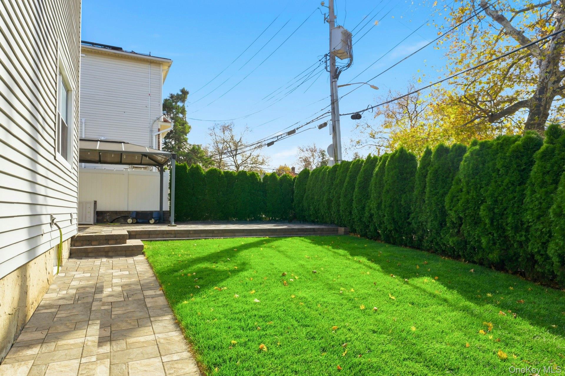 250-04 39th Road, Little Neck, NY 11363