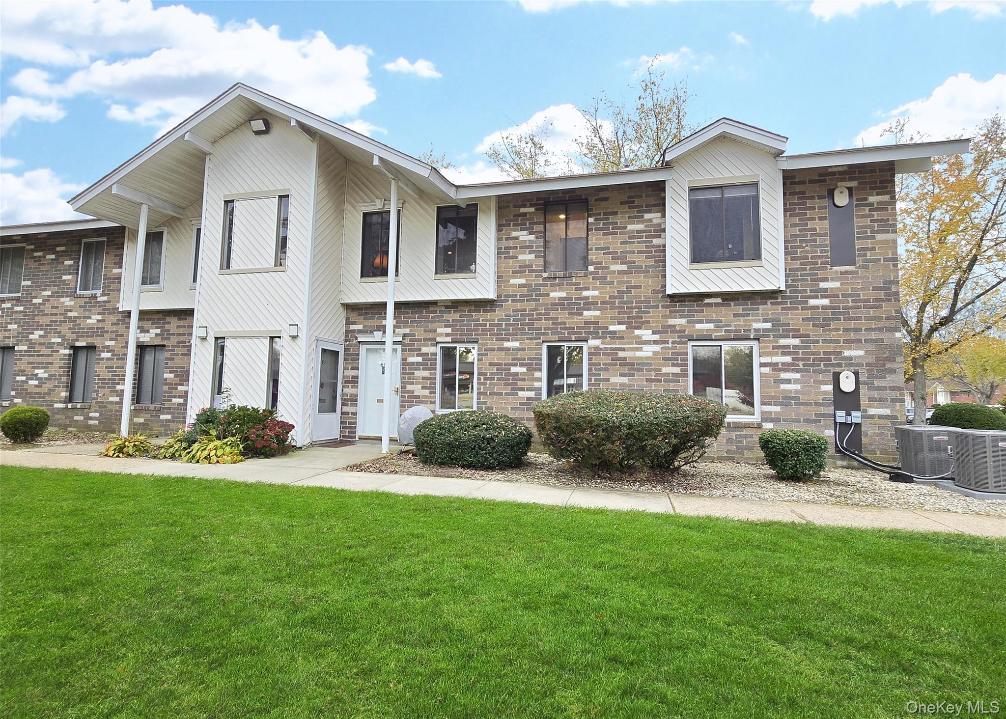 2 El Camino Court # 2, Coram, NY 11727