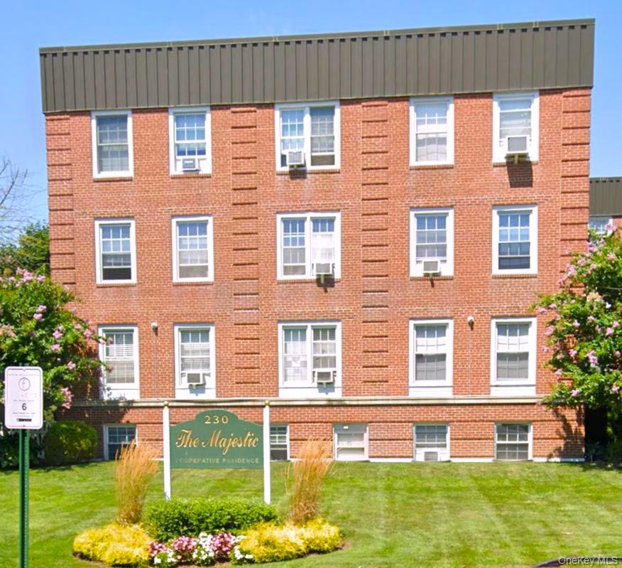 230 Central Ave # 1F, Lawrence, NY 11559