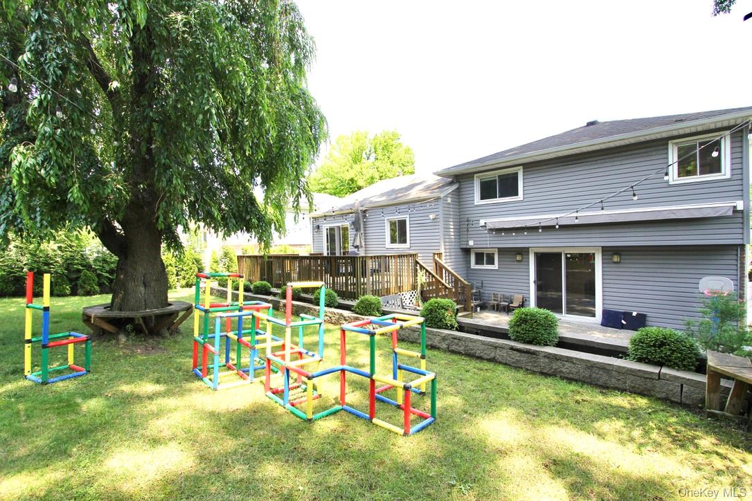 83 Executive Drive, New Hyde Park, NY 11040