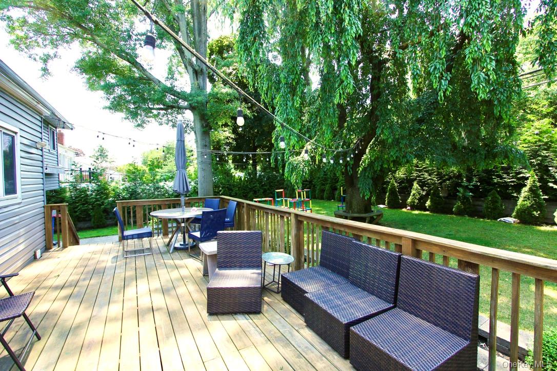 83 Executive Drive, New Hyde Park, NY 11040