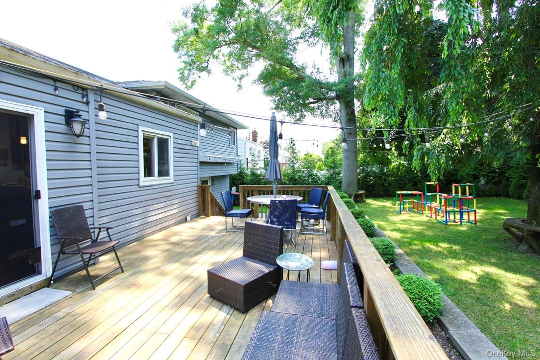 83 Executive Drive, New Hyde Park, NY 11040