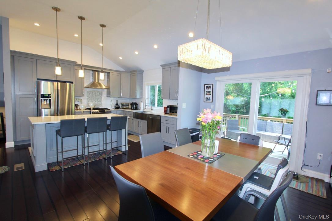 83 Executive Drive, New Hyde Park, NY 11040