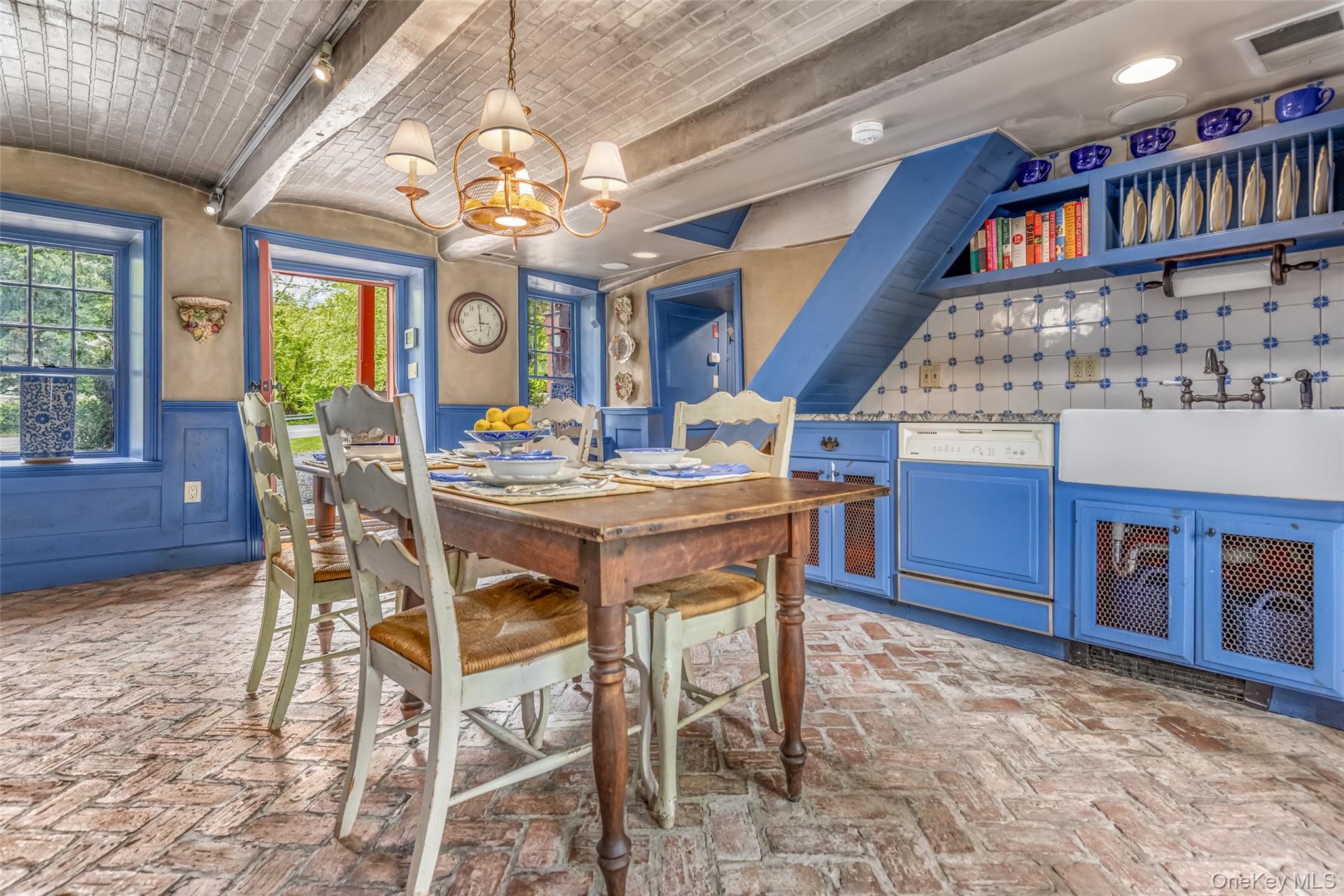 1282 Old Post Road, Ulster Park, NY 12487