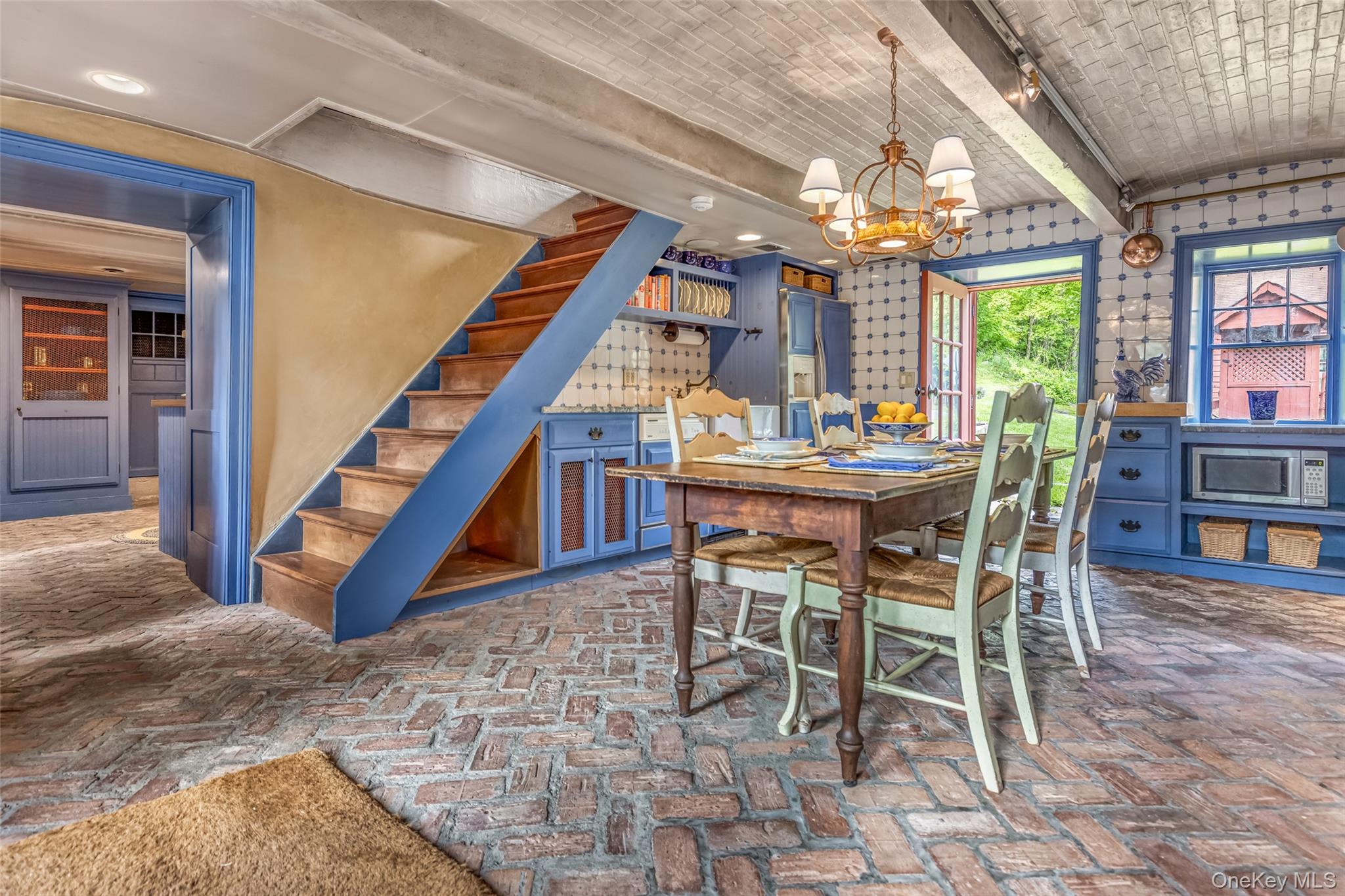 1282 Old Post Road, Ulster Park, NY 12487