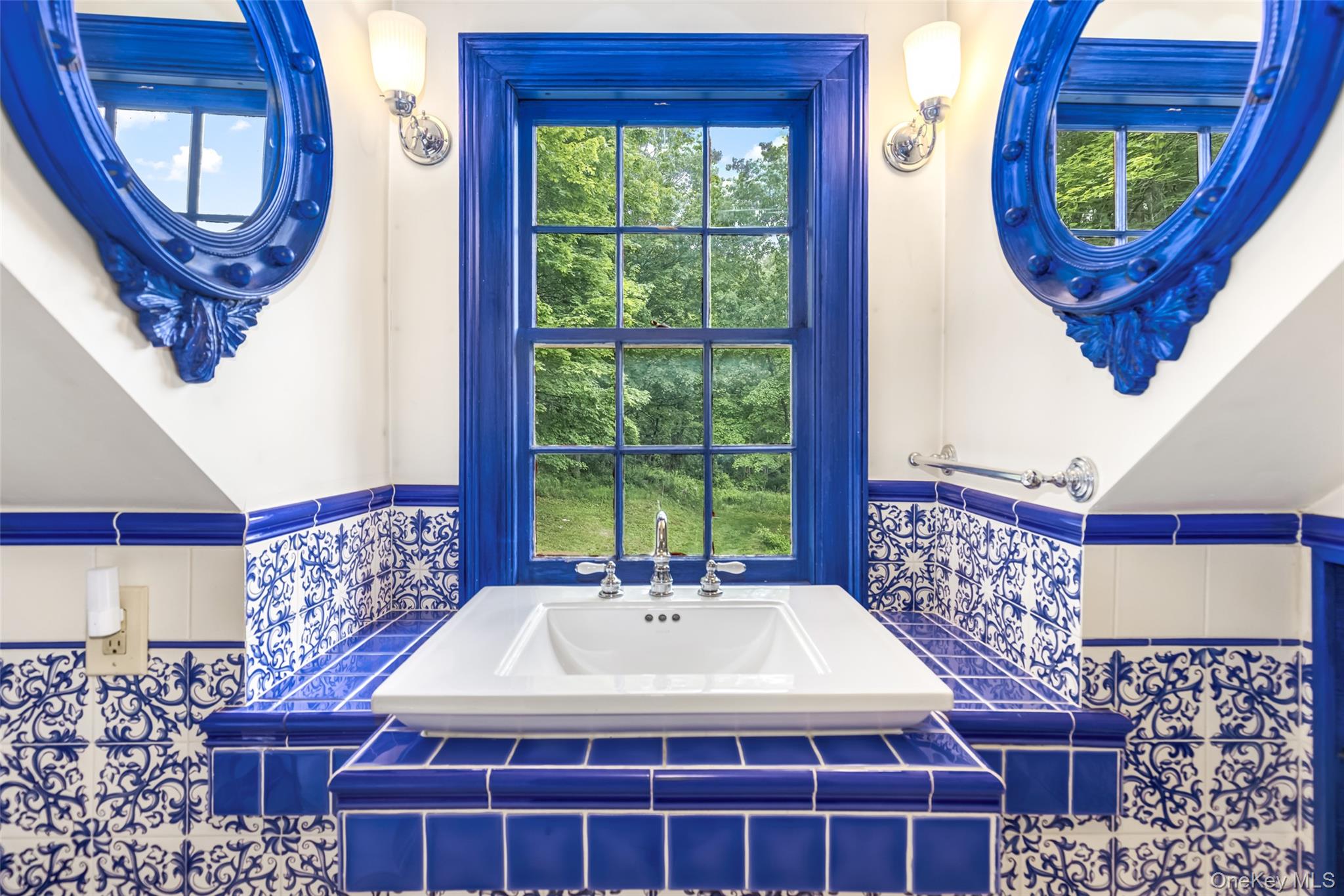 1282 Old Post Road, Ulster Park, NY 12487