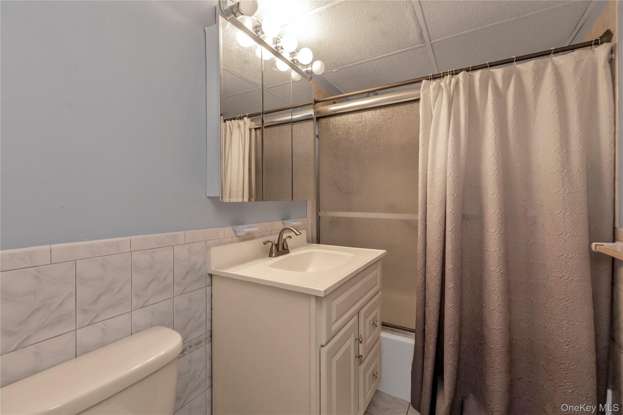 100 Clinton # 2N, Mineola, NY 11501