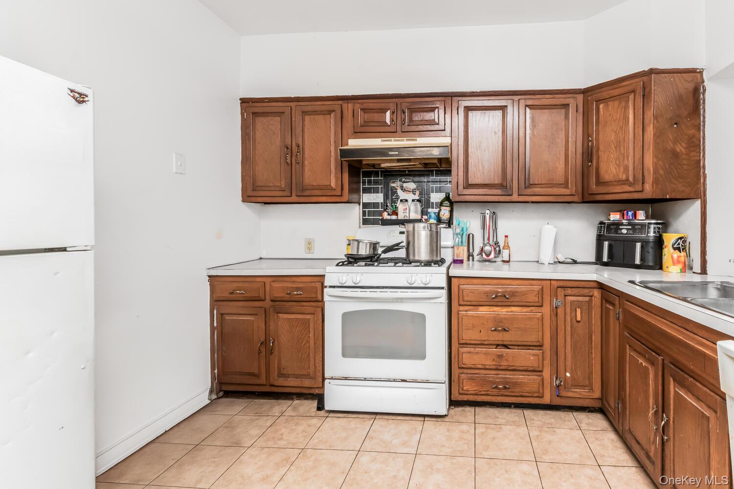 32 Alexander Avenue, Yonkers, NY 10704