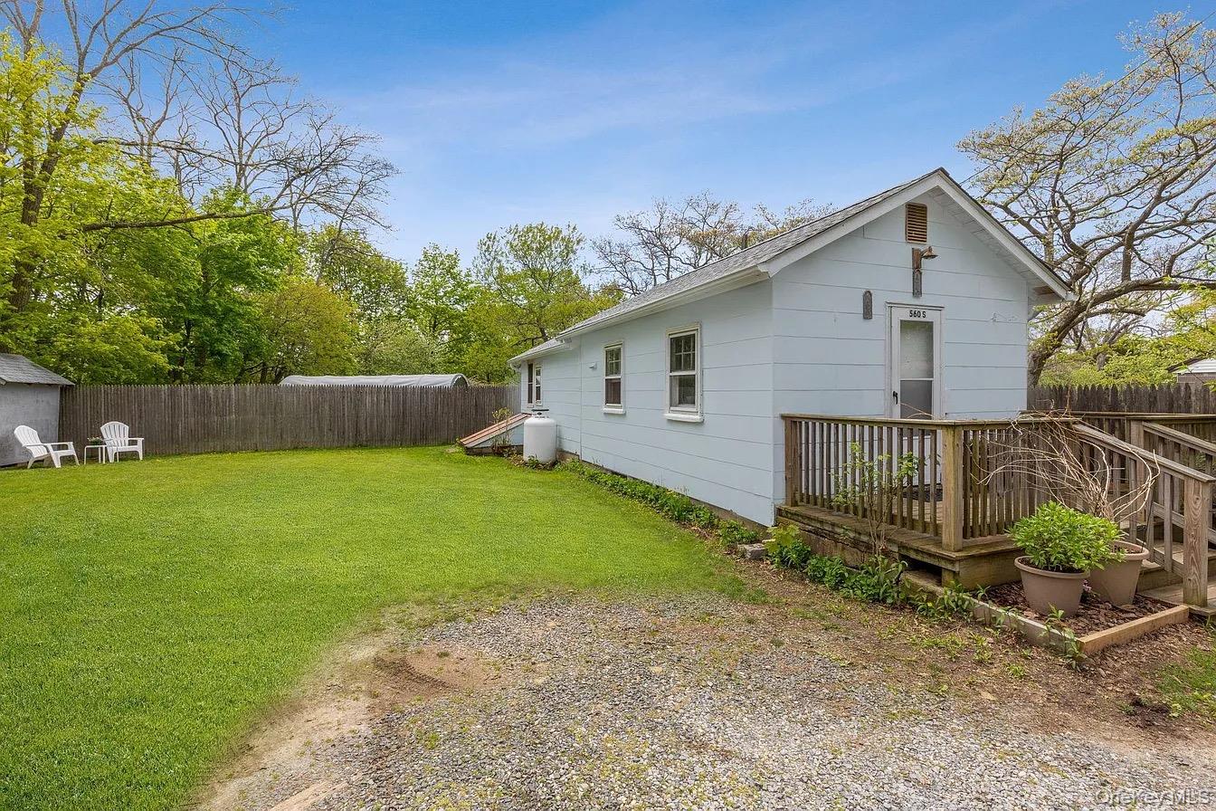 560 Pacific Street, Mattituck, NY 11952