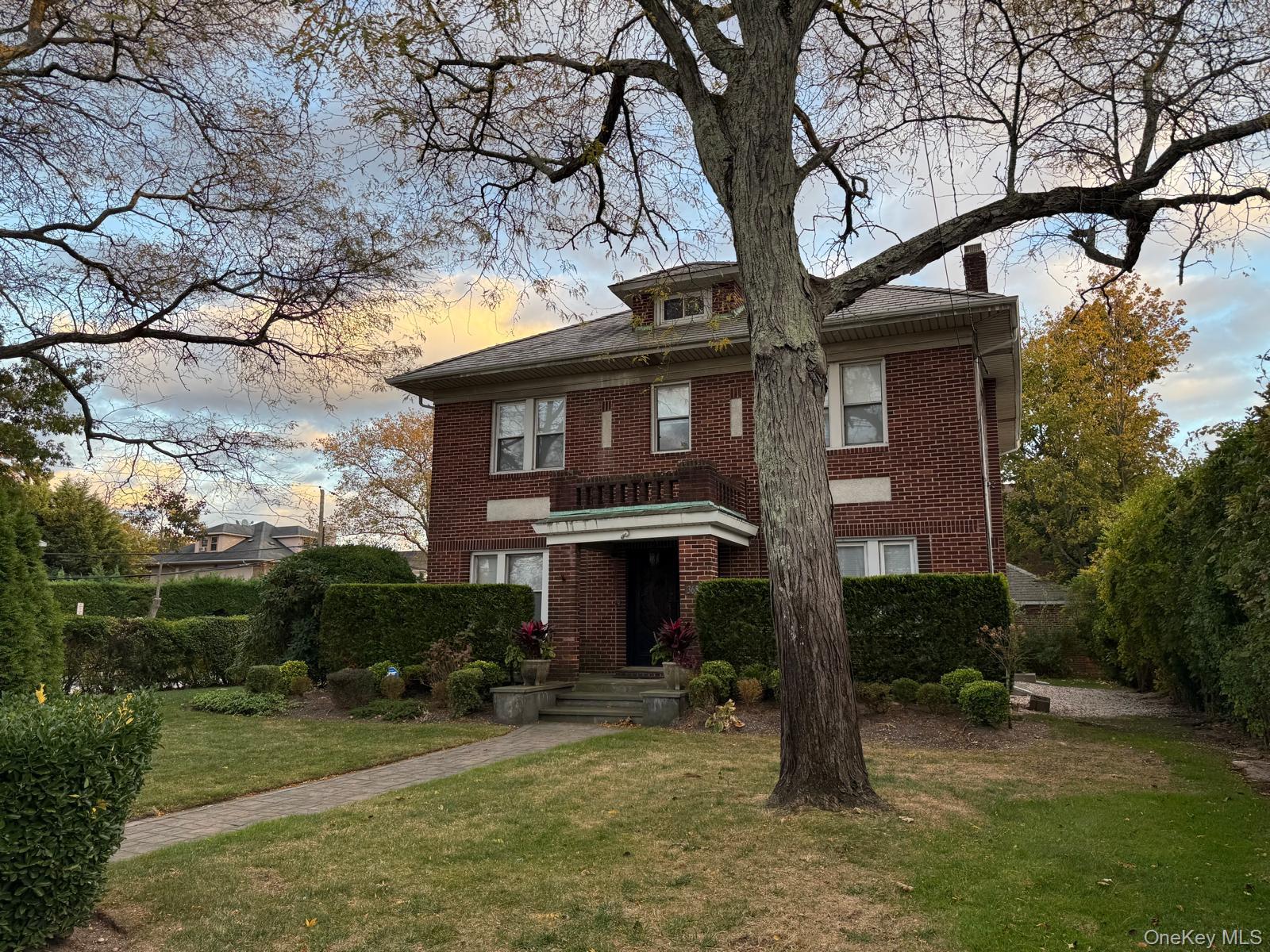 365 Broadway, Lawrence, NY 11559