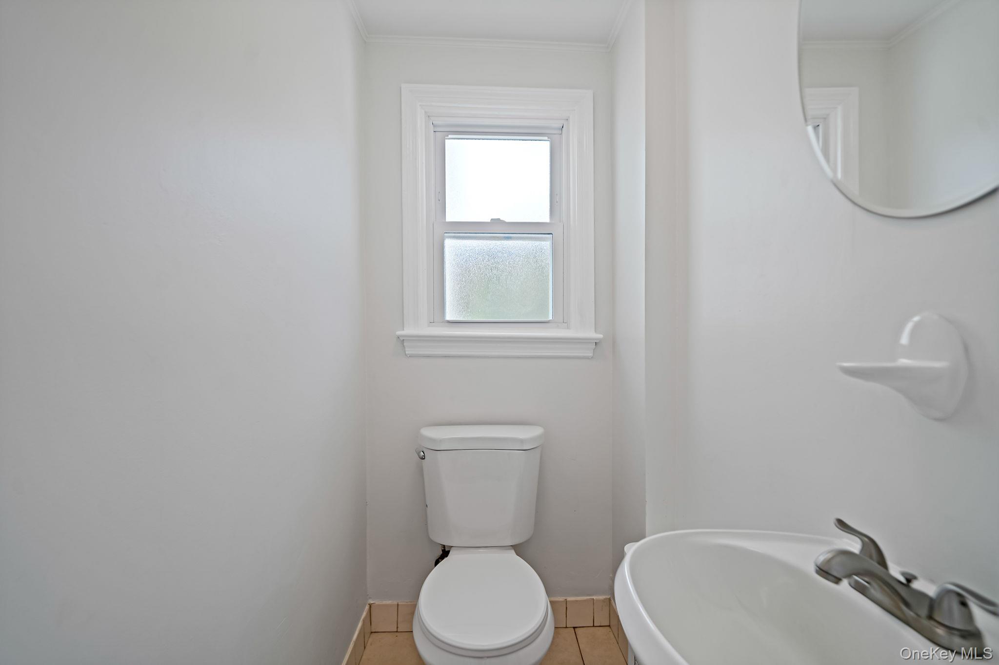 25 Oxford Drive, Freeport, NY 11520