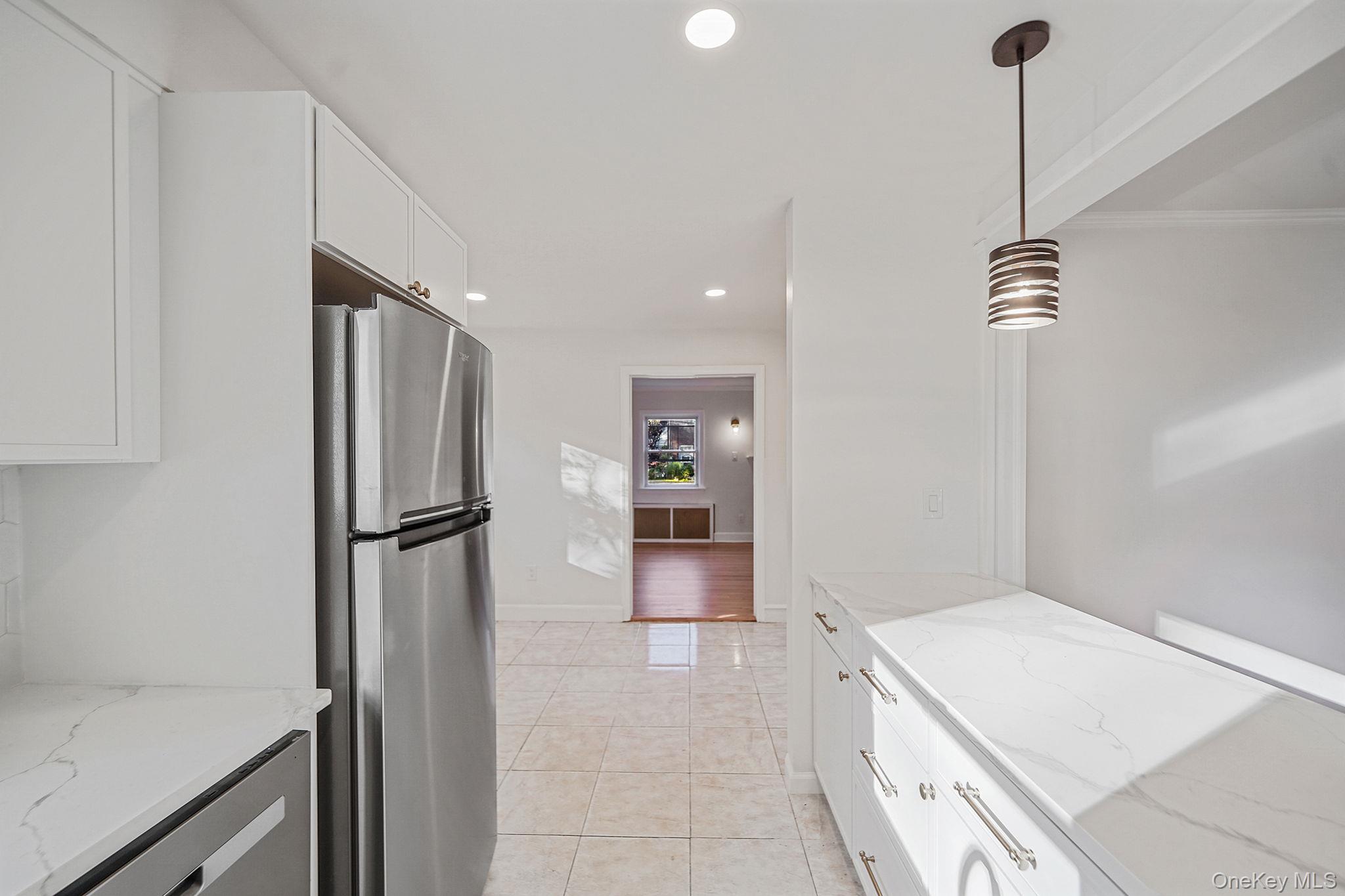 25 Oxford Drive, Freeport, NY 11520