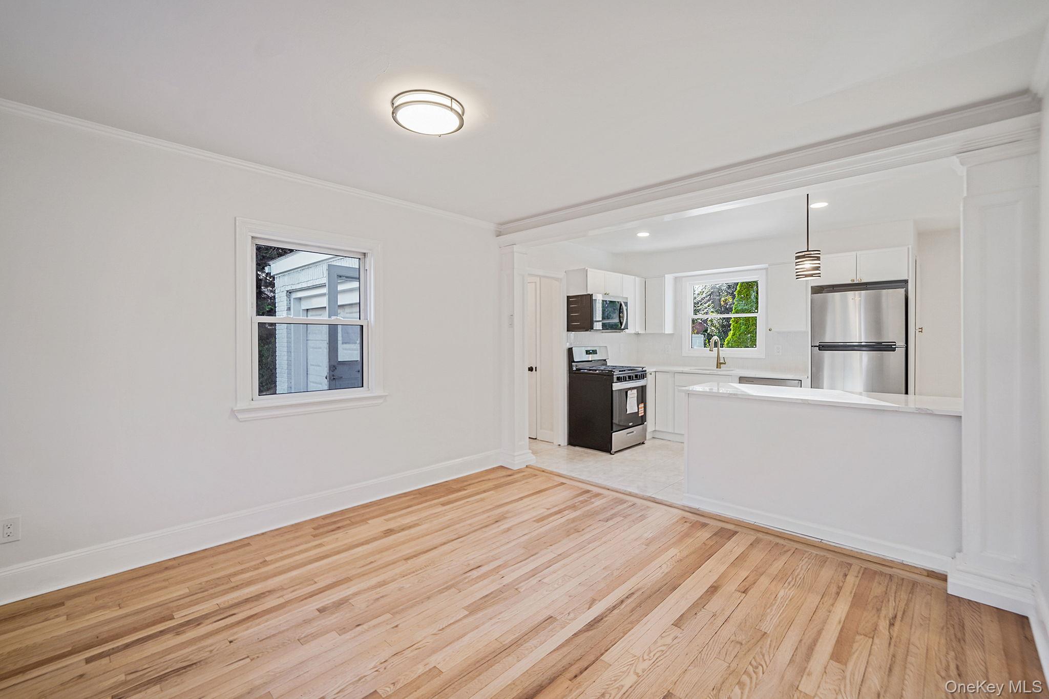 25 Oxford Drive, Freeport, NY 11520