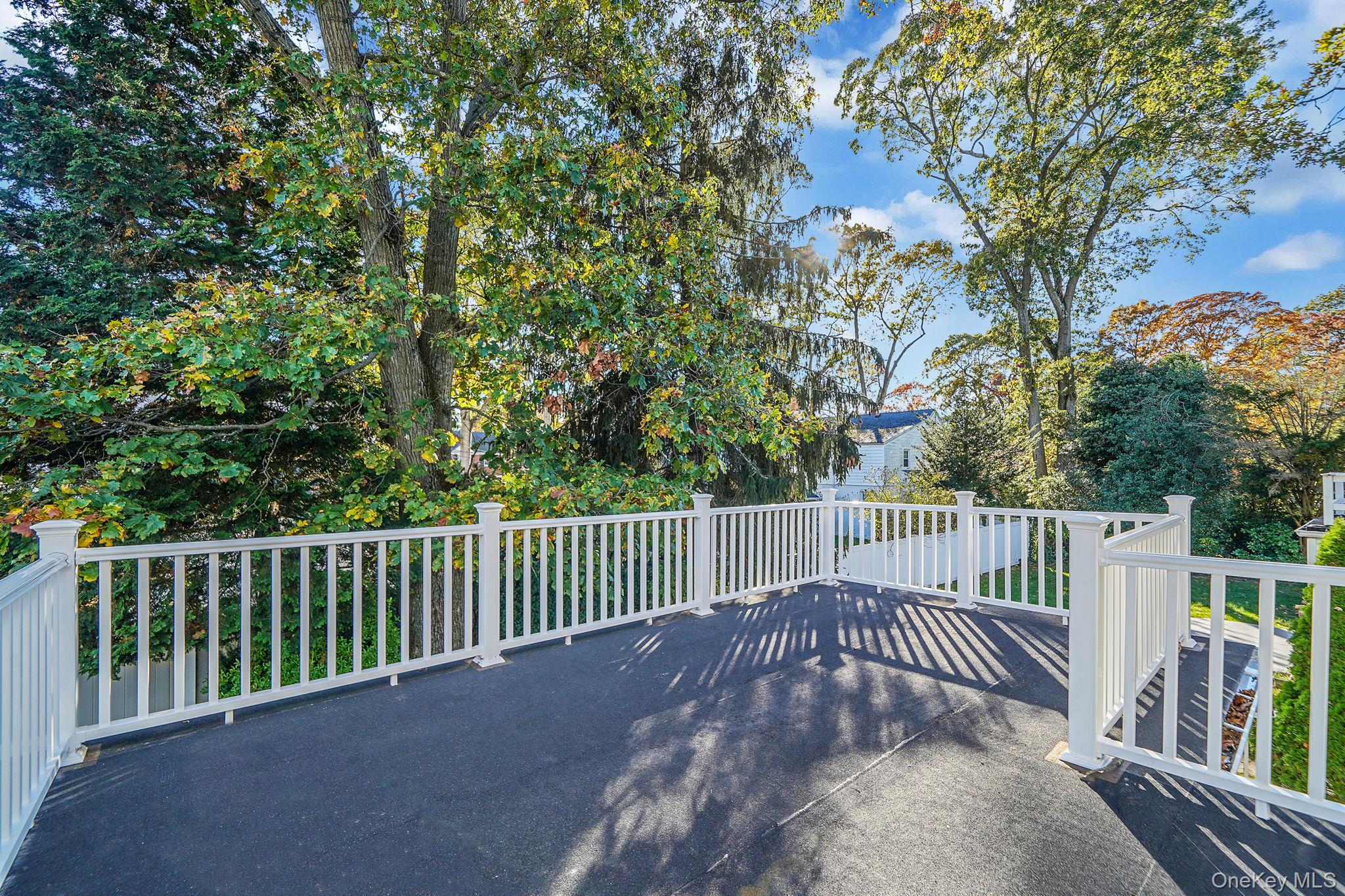 25 Oxford Drive, Freeport, NY 11520