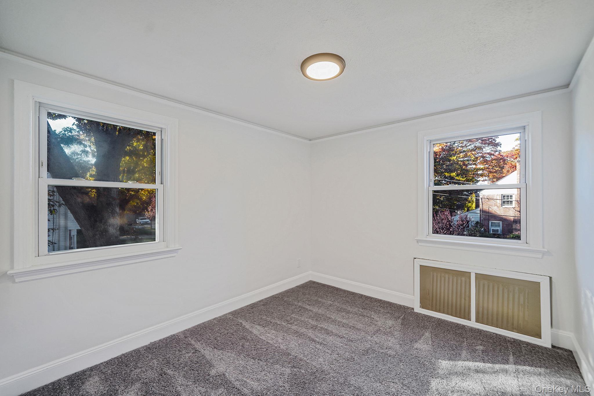 25 Oxford Drive, Freeport, NY 11520