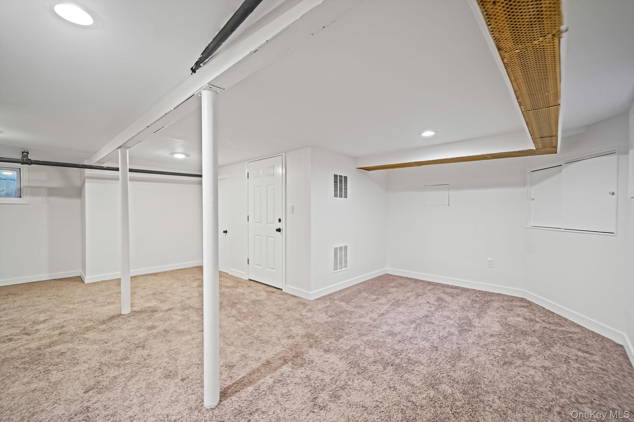 25 Oxford Drive, Freeport, NY 11520