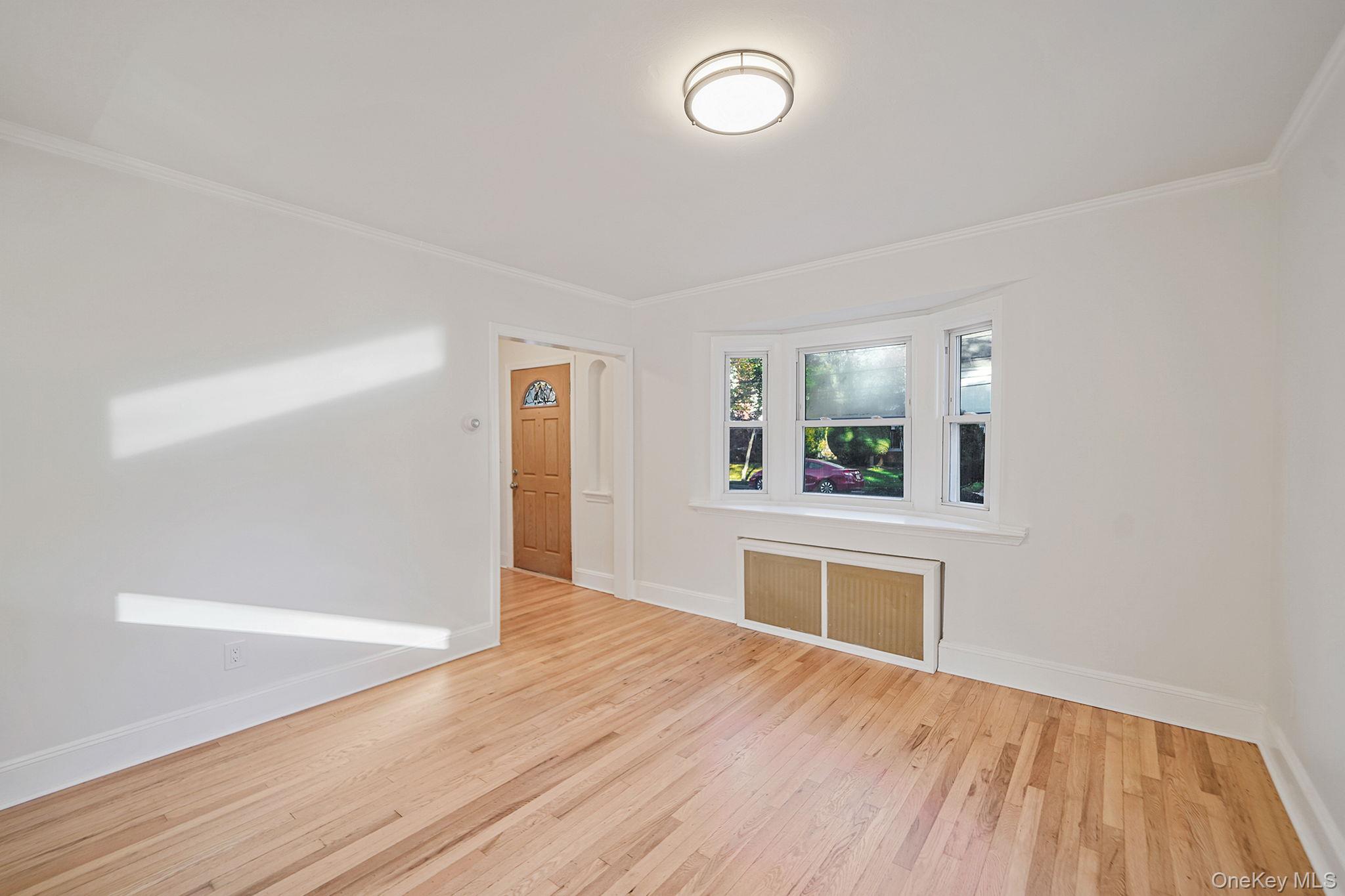 25 Oxford Drive, Freeport, NY 11520