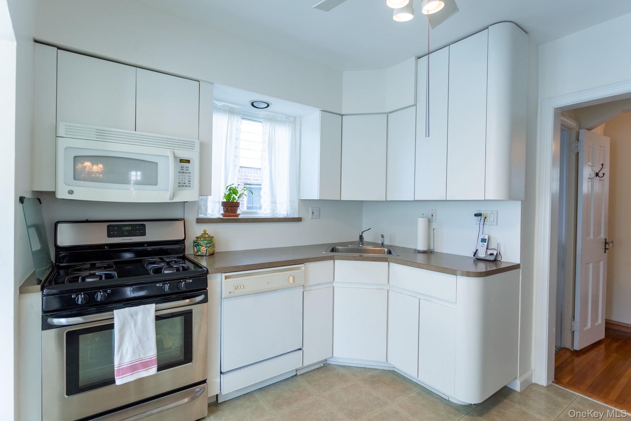 80-50 189th Street, Jamaica Estates, NY 11423