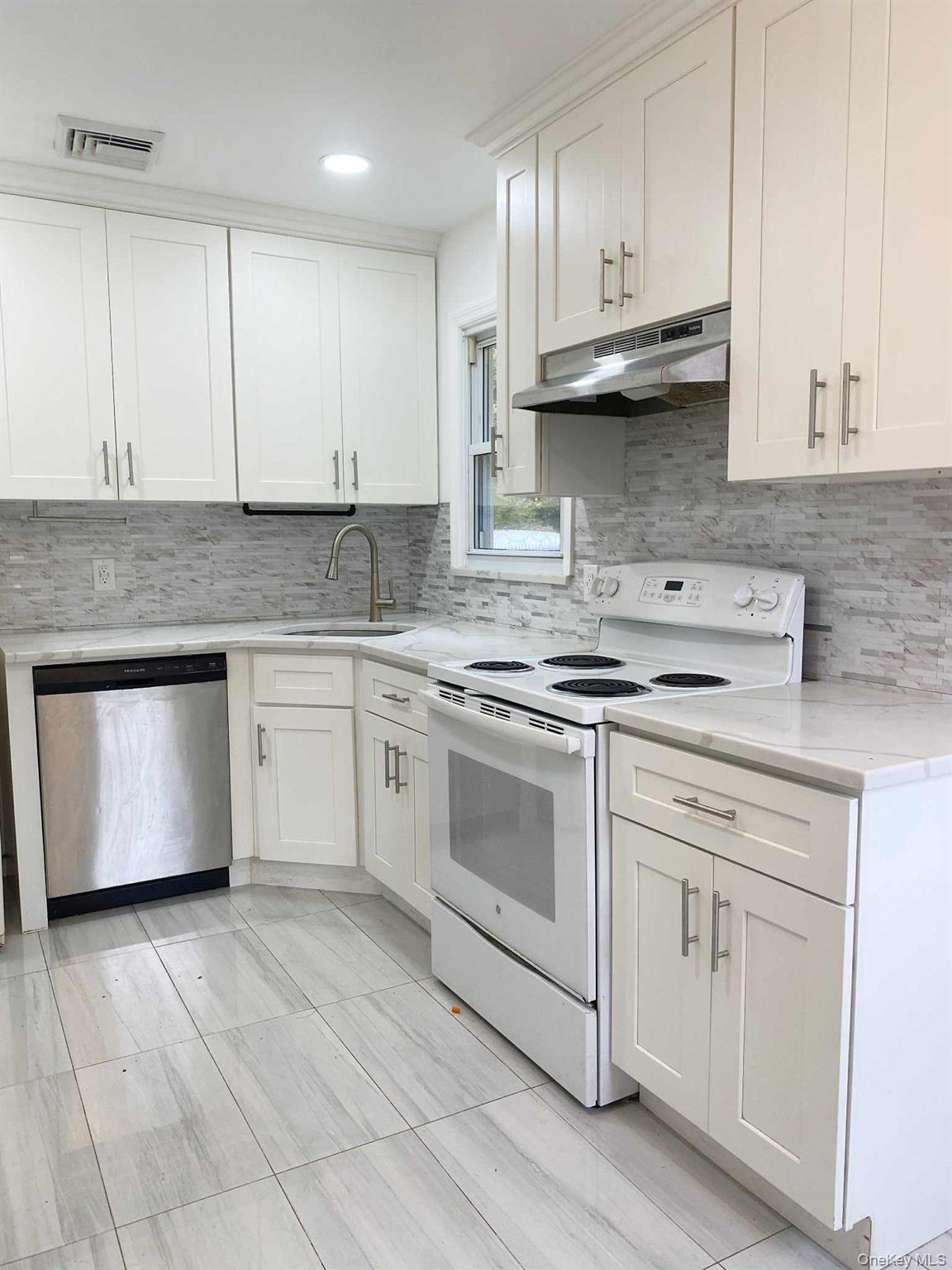 25 Margaret Drive, Plainview, NY 11803