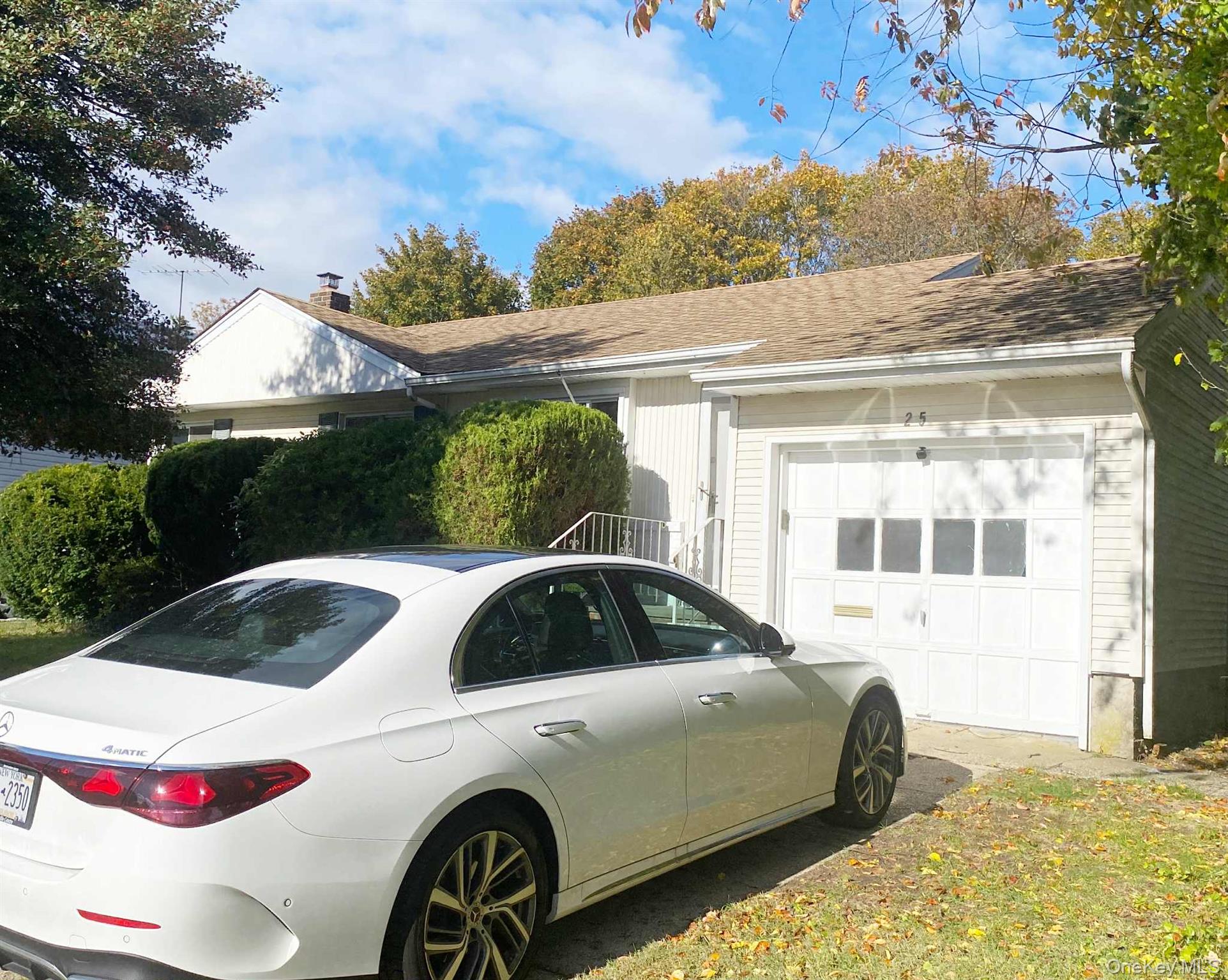 25 Margaret Drive, Oyster Bay, NY 11803