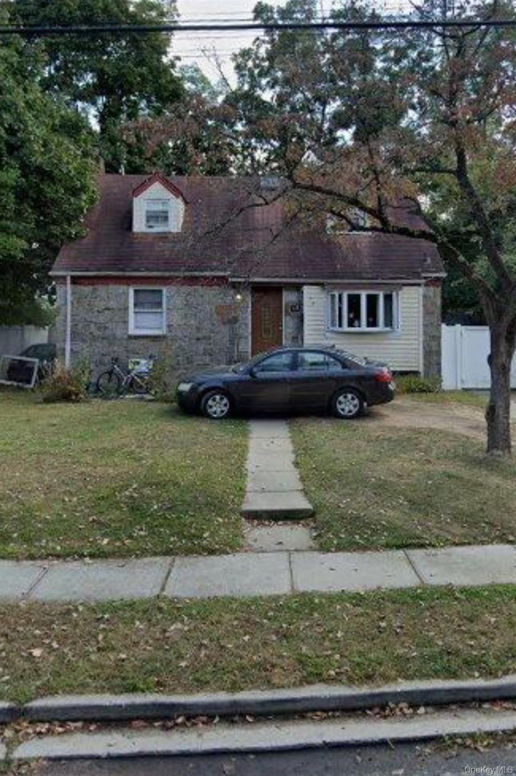 123 Smith Street, Roosevelt, NY 11575