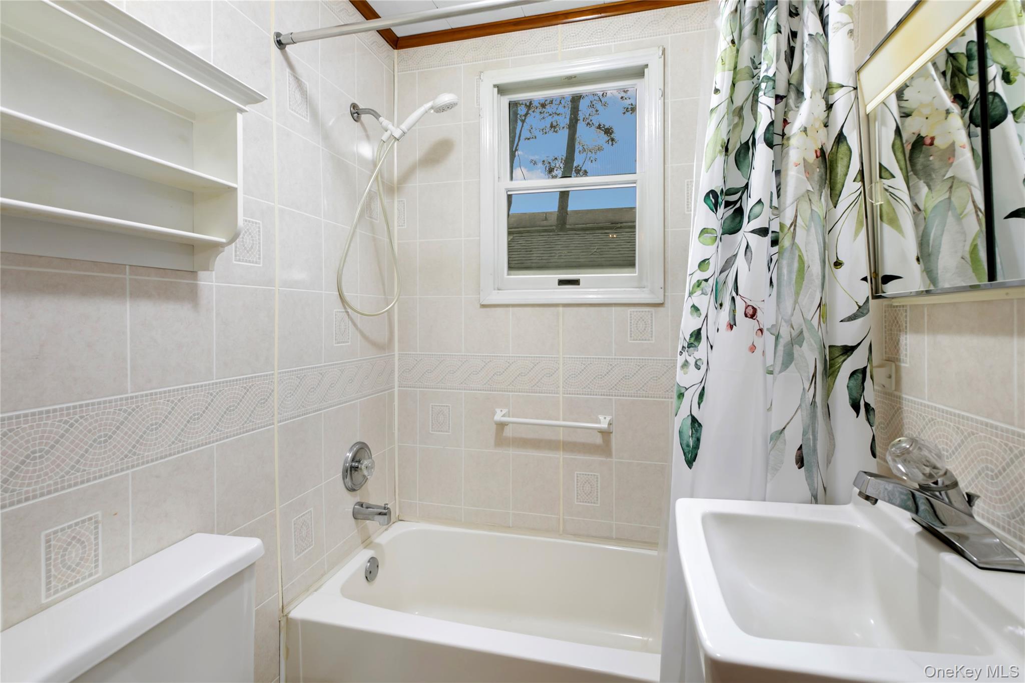 19 Hawthorne Street, Mastic, NY 11950