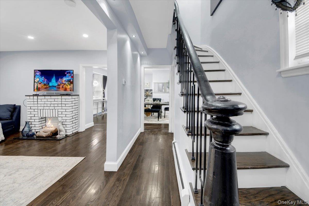 75 W Kingsbridge Road, Mount Vernon, NY 10550