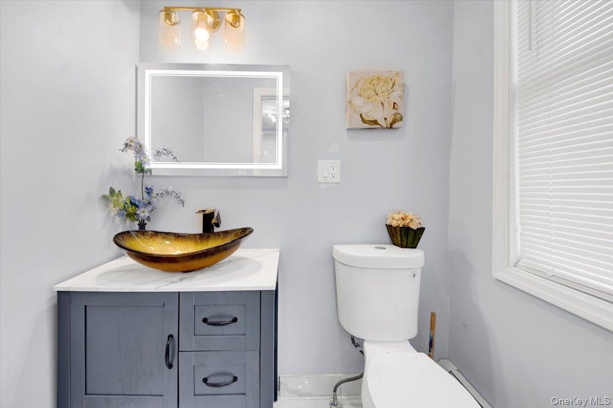 75 W Kingsbridge Road, Mount Vernon, NY 10550