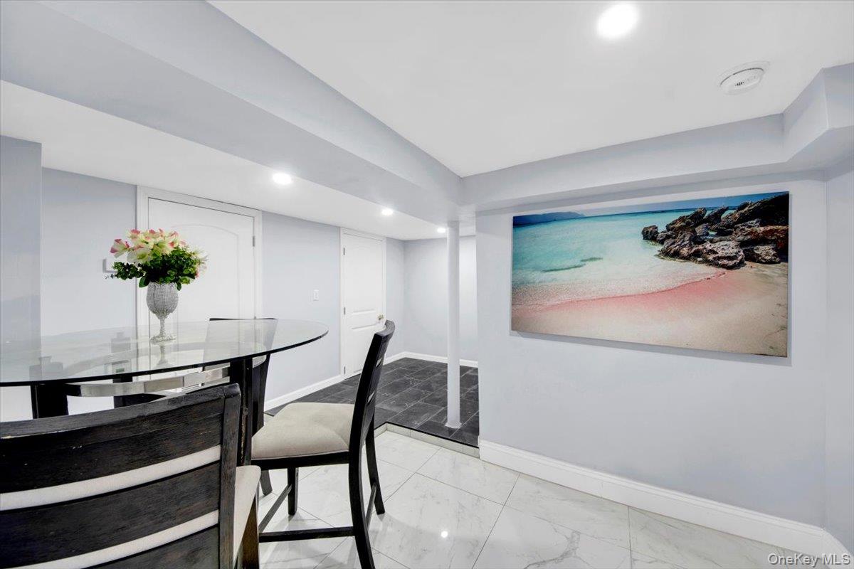 75 W Kingsbridge Road, Mount Vernon, NY 10550