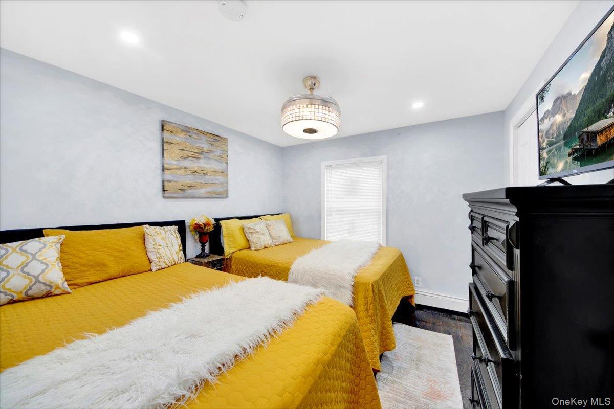 75 W Kingsbridge Road, Mount Vernon, NY 10550