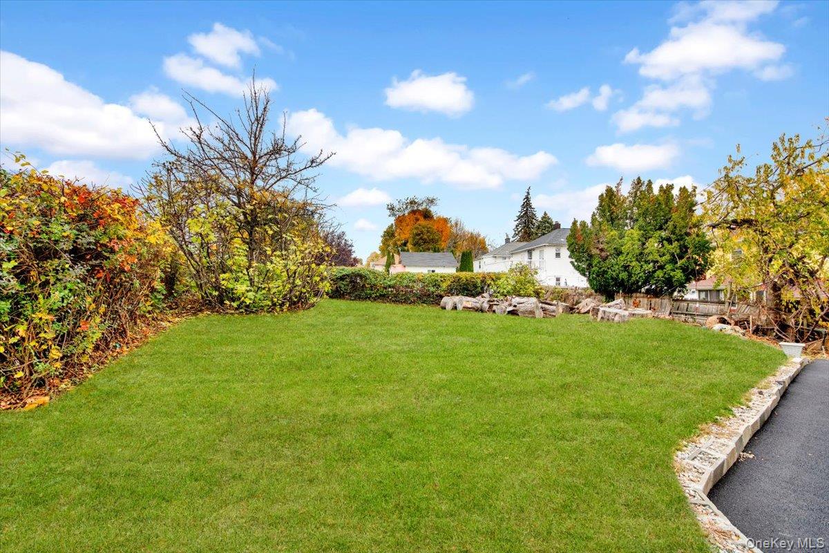 75 W Kingsbridge Road, Mount Vernon, NY 10550