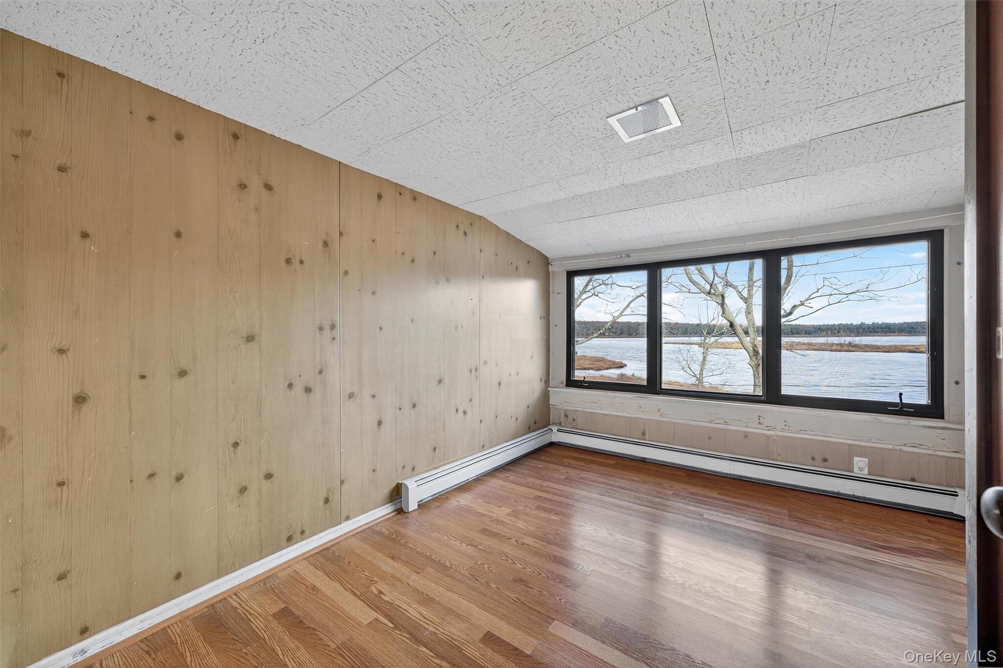 29 Laurel Lane, Huguenot, NY 12746