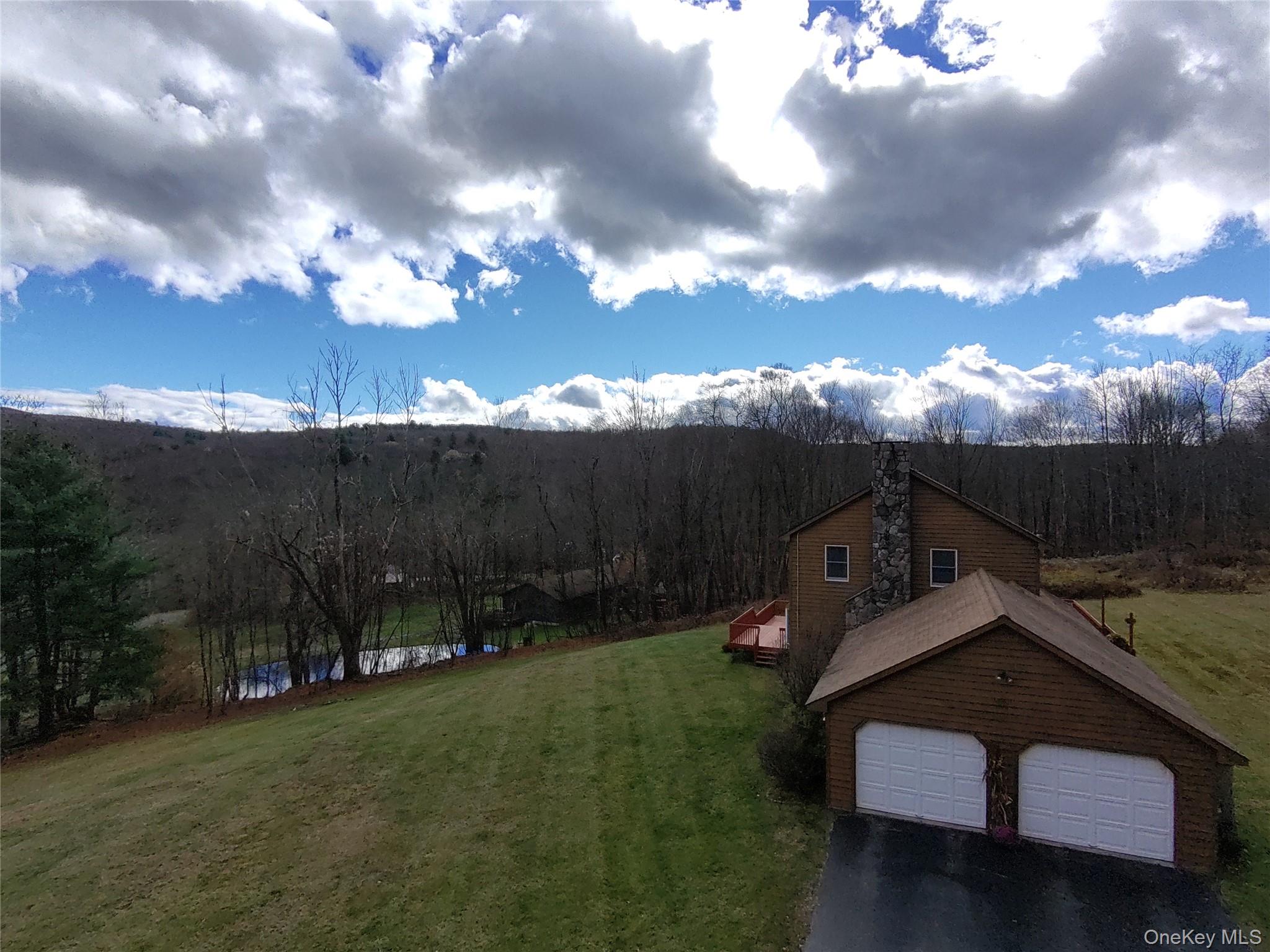 39 Armstrong Drive, Neversink, NY 12765