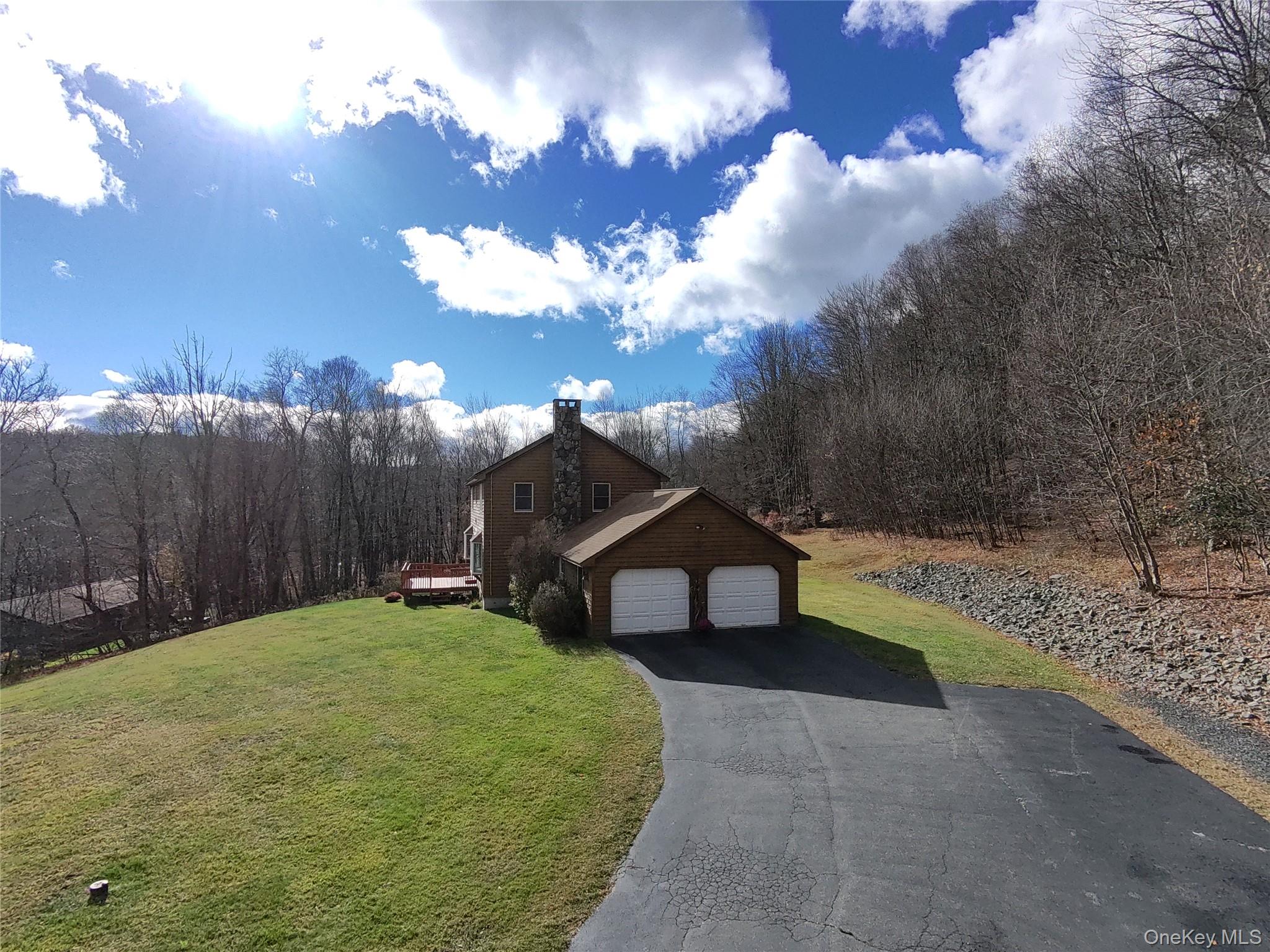 39 Armstrong Drive, Neversink, NY 12765