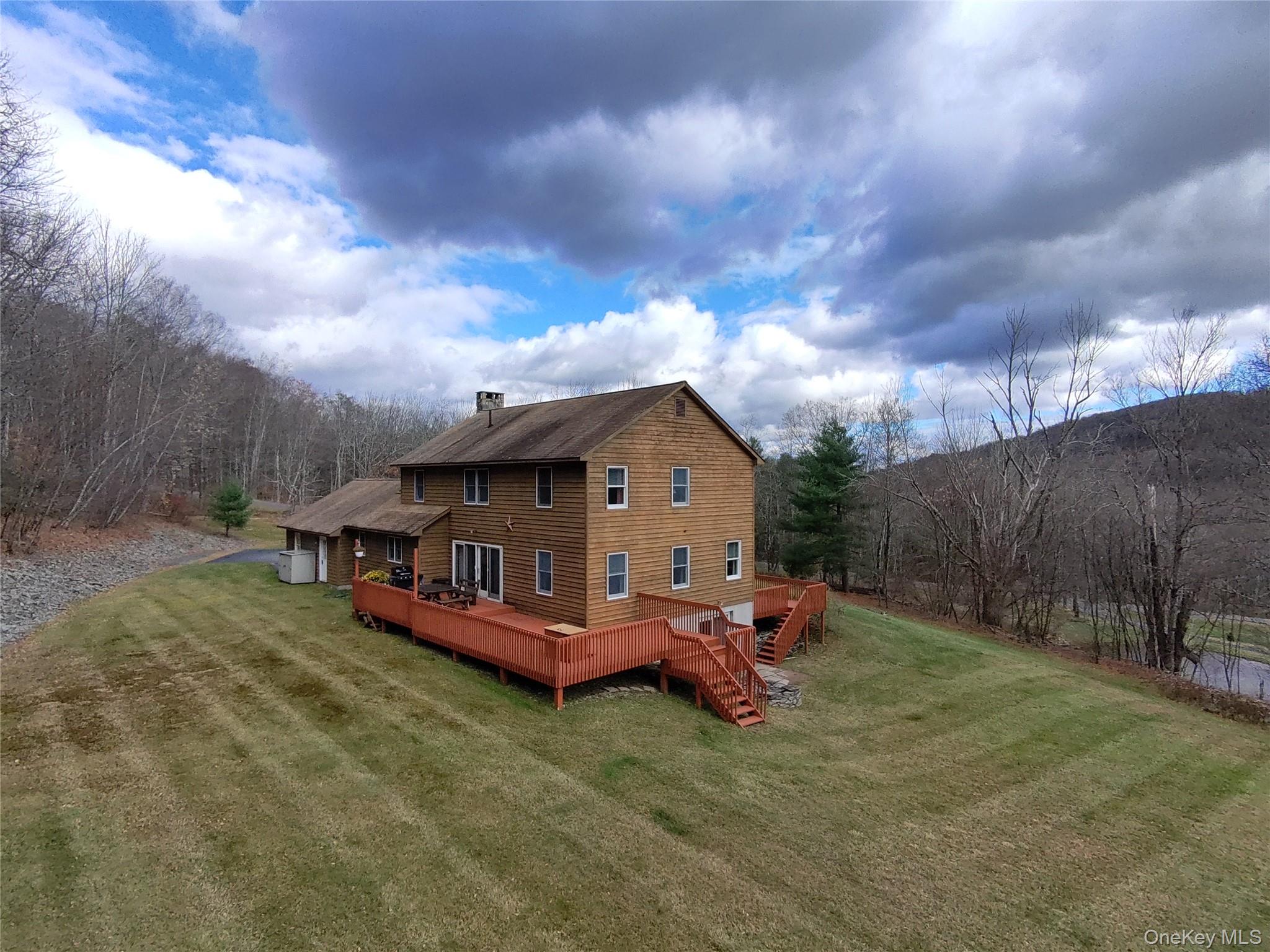 39 Armstrong Drive, Neversink, NY 12765