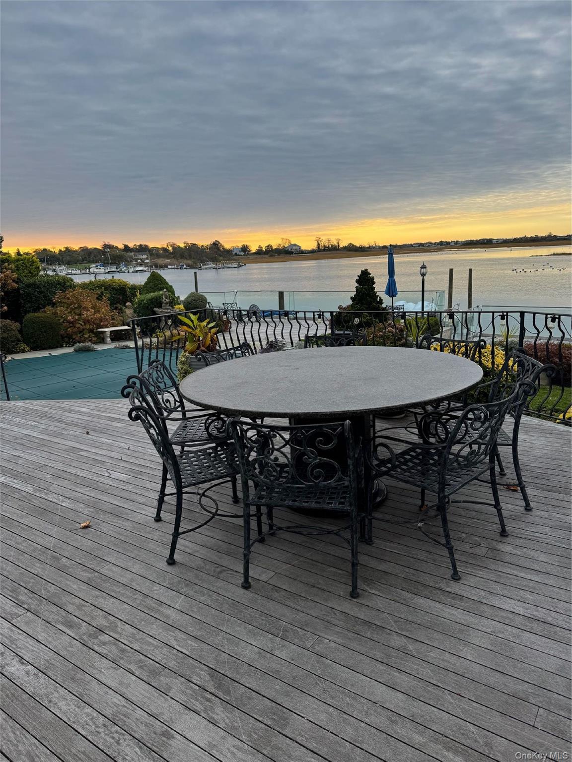 49 Harborview W, Lawrence, NY 11559