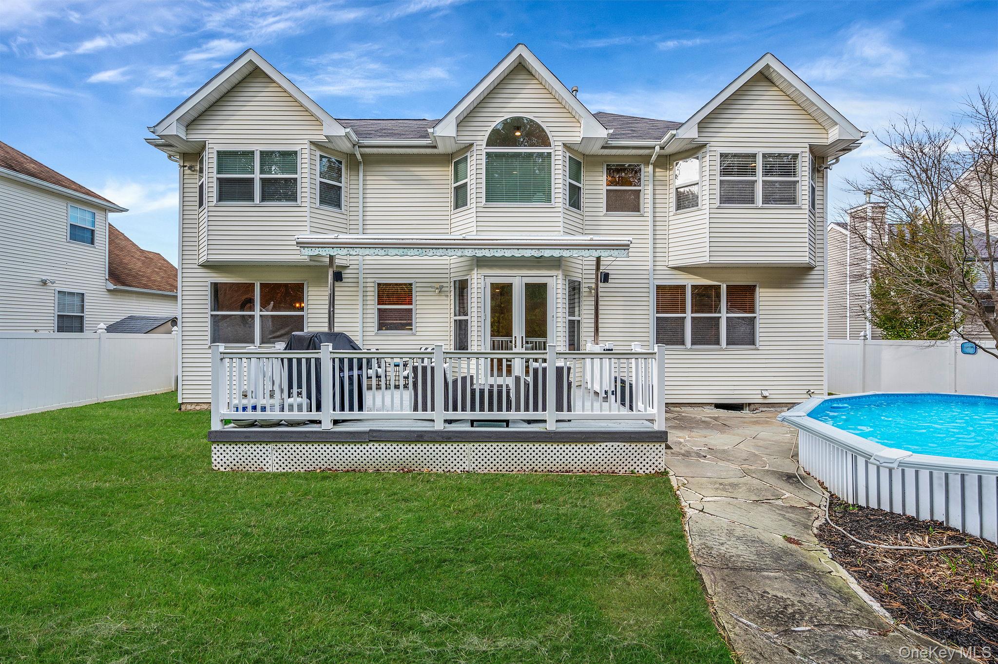 76 Blueberry Ridge Drive, Holtsville, NY 11742