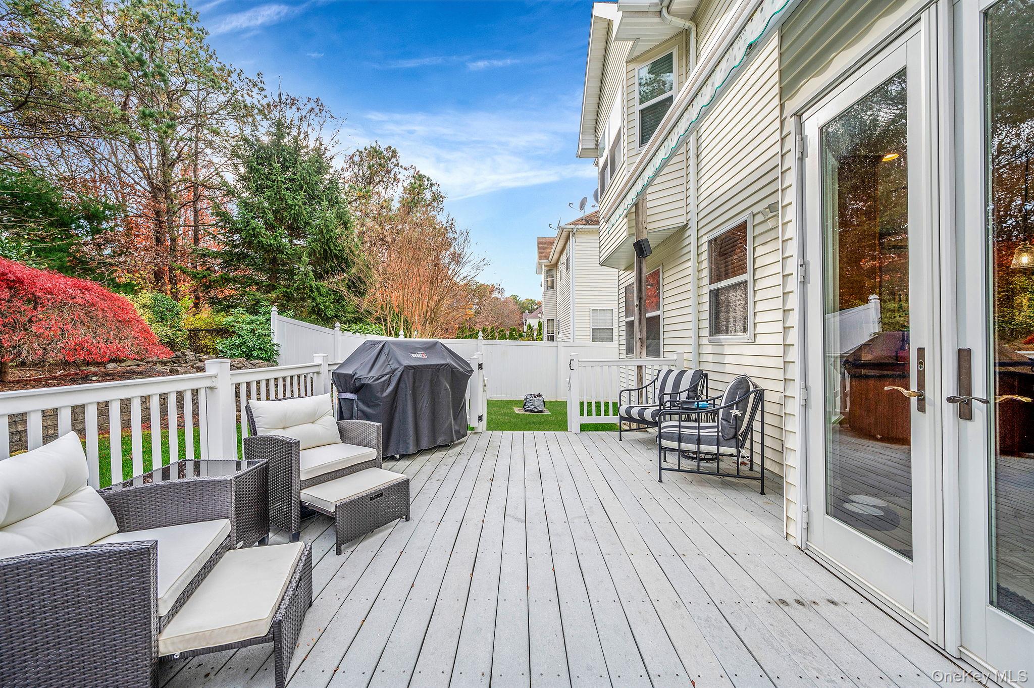 76 Blueberry Ridge Drive, Holtsville, NY 11742