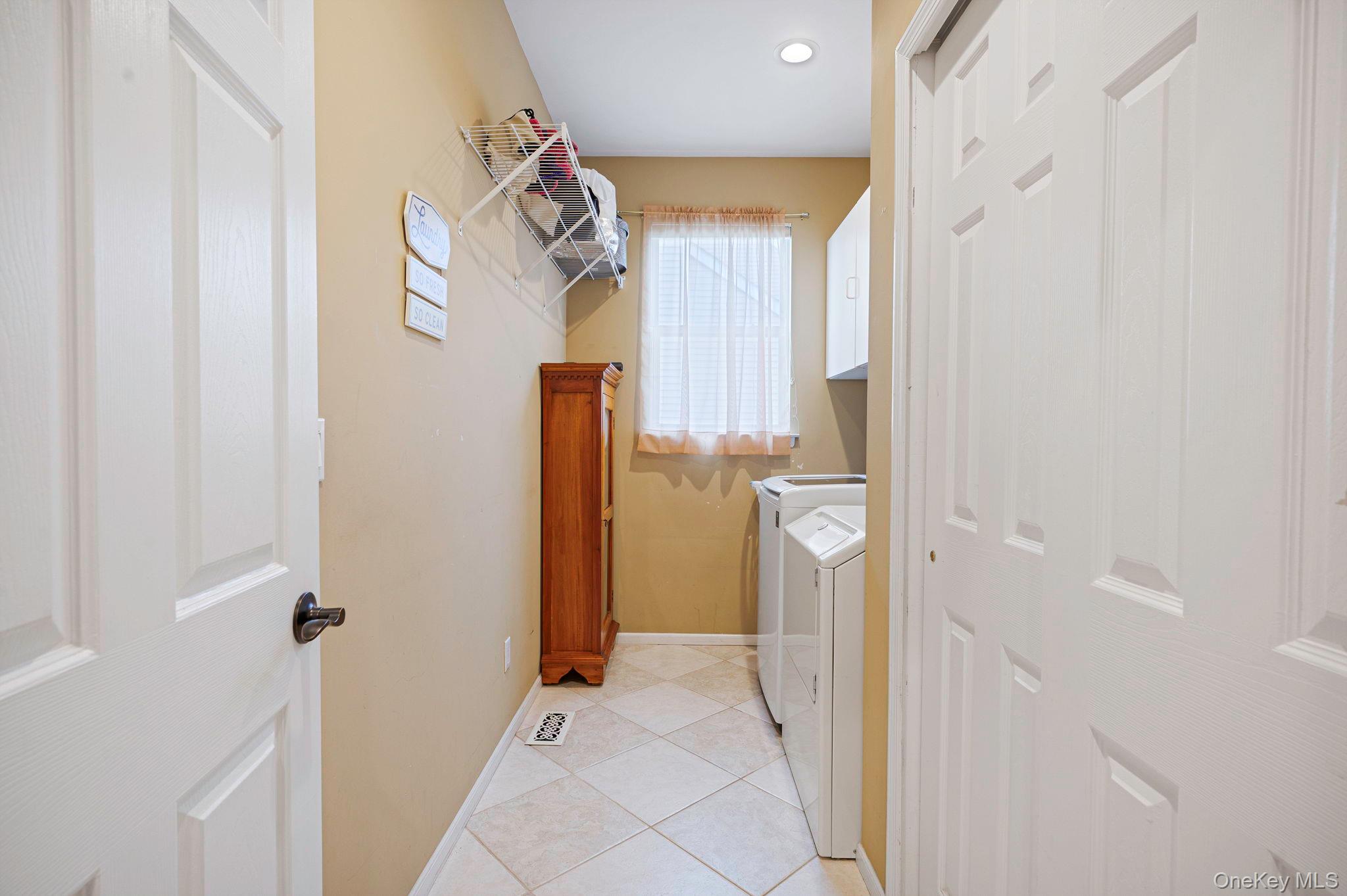 76 Blueberry Ridge Drive, Holtsville, NY 11742