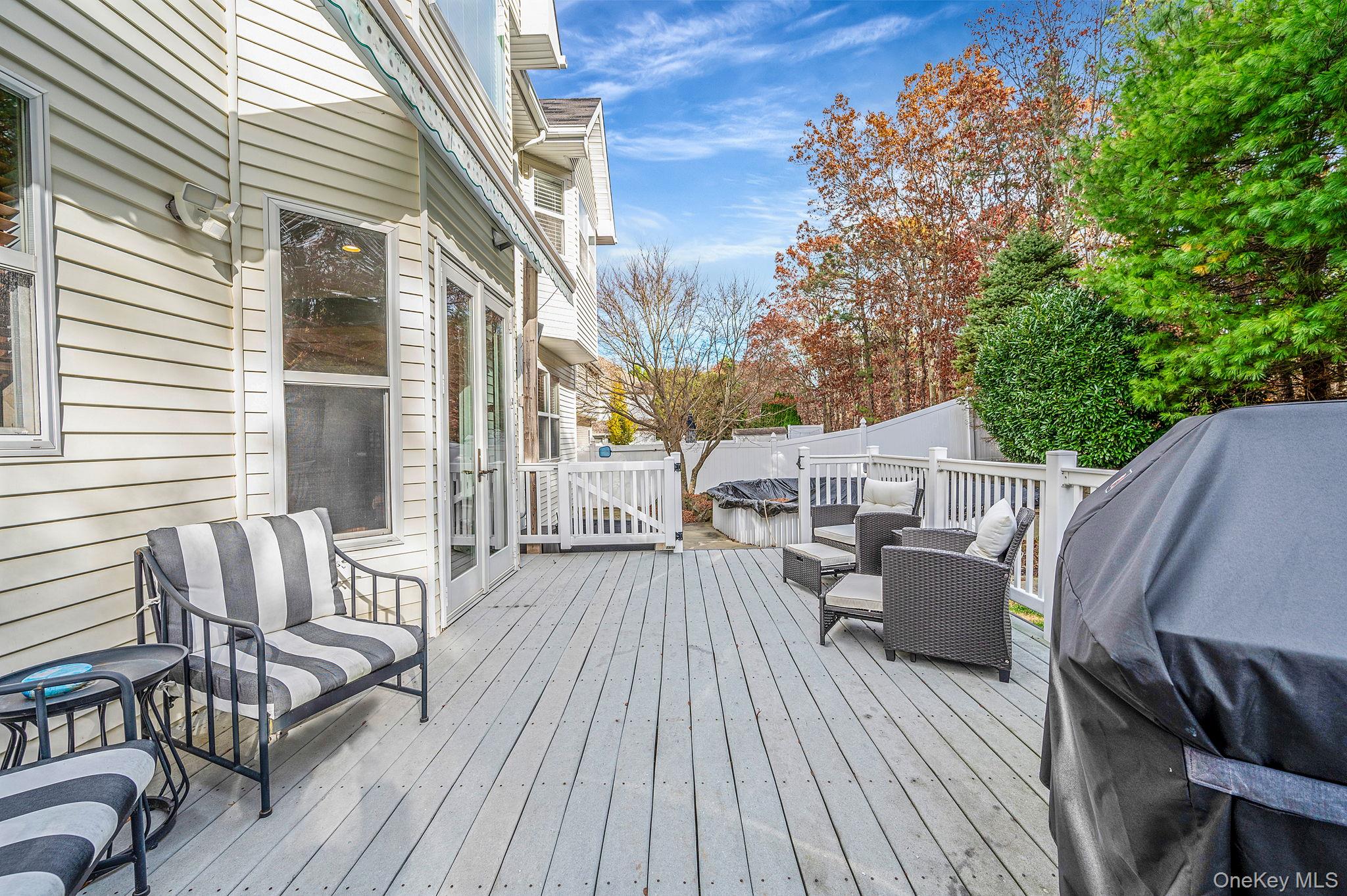 76 Blueberry Ridge Drive, Holtsville, NY 11742