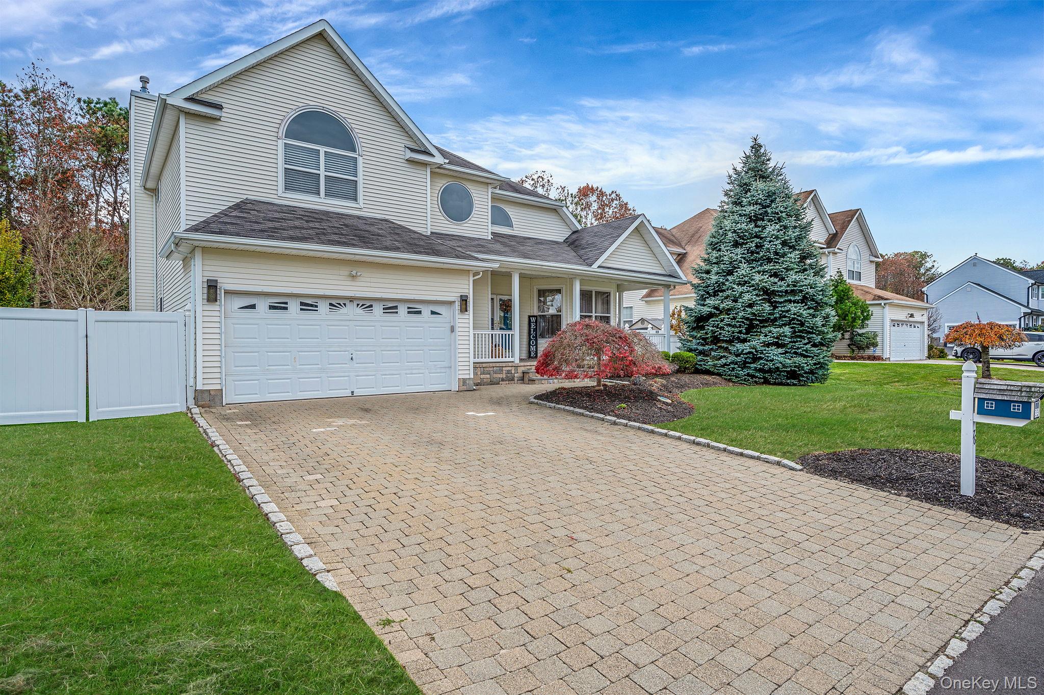 76 Blueberry Ridge Drive, Holtsville, NY 11742