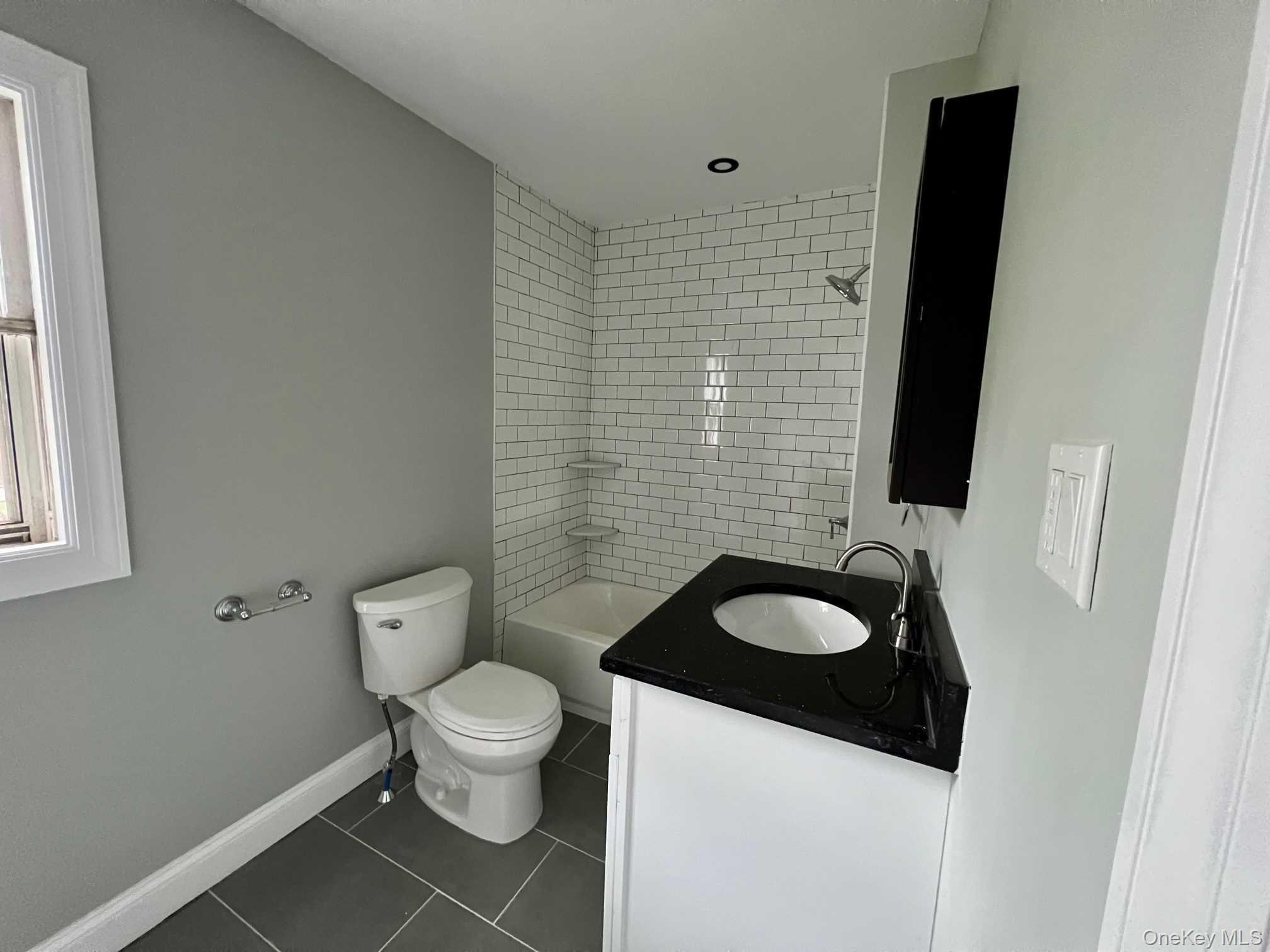 21 WASHINGTON AVE, 1st floor, Millbrook, NY 12545