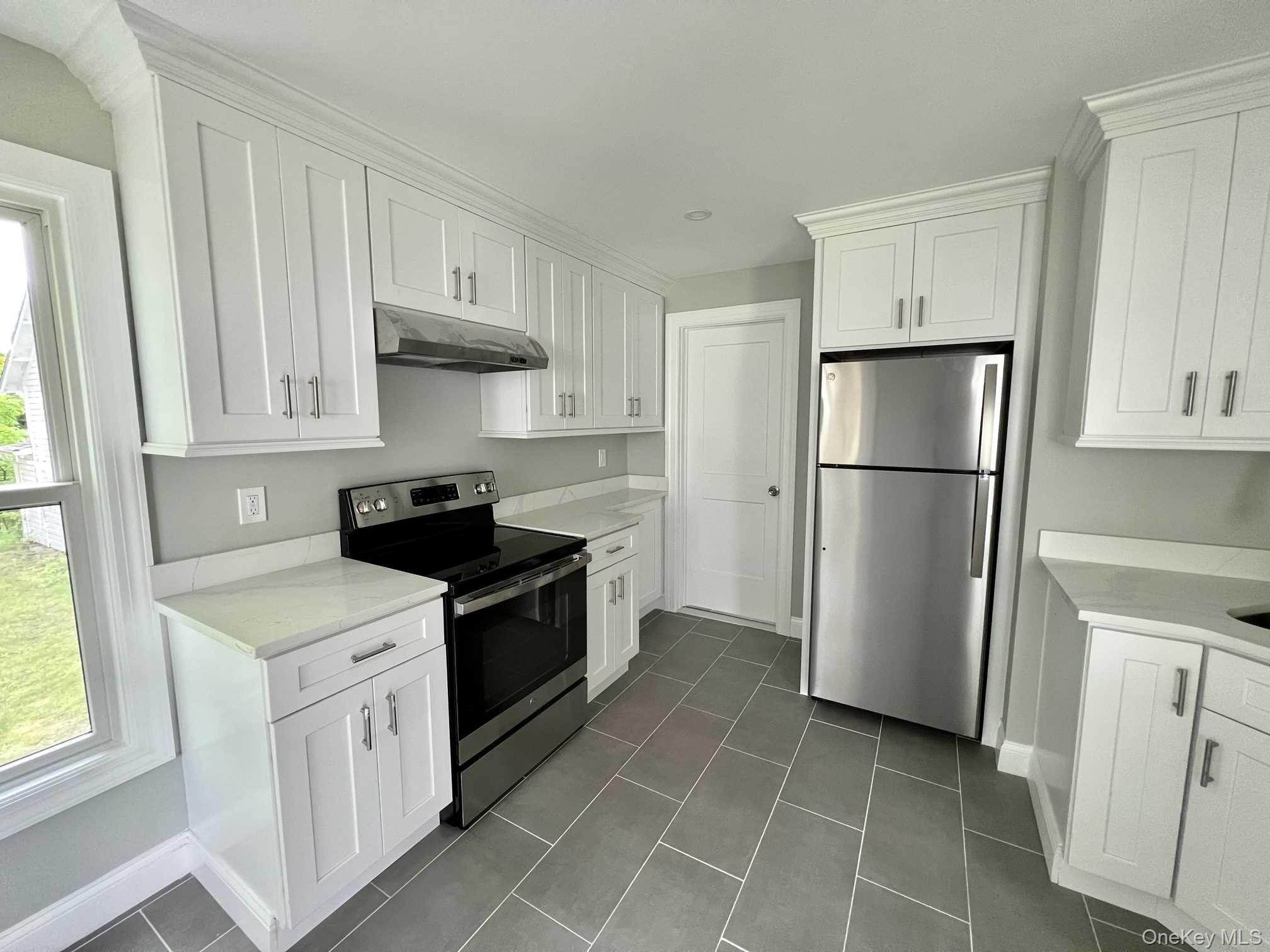 21 WASHINGTON AVE, 1st floor, Millbrook, NY 12545