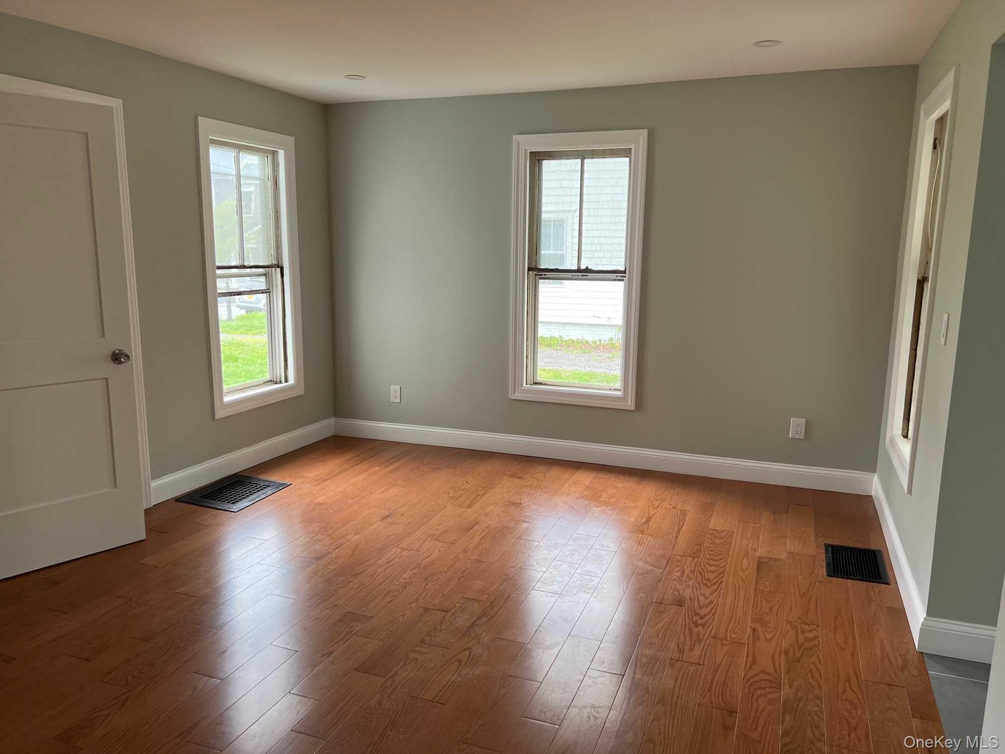 21 WASHINGTON AVE, 1st floor, Millbrook, NY 12545