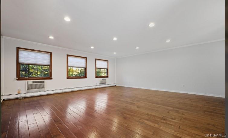 14-14 BONNIE, Bayside, NY 11360