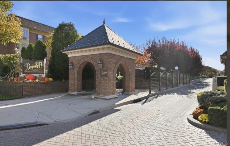 14-14 BONNIE, Bayside, NY 11360