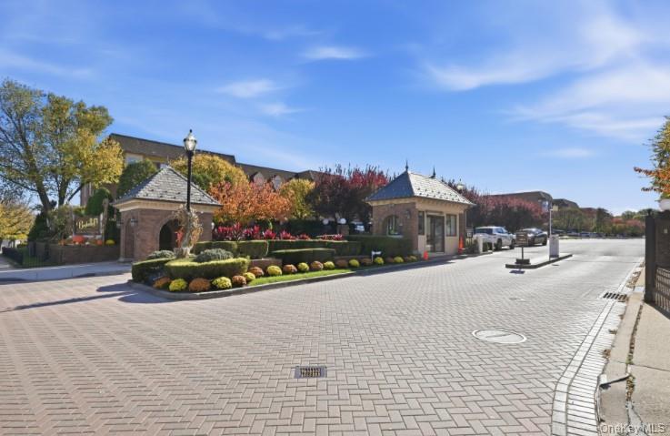 14-14 BONNIE, Bayside, NY 11360