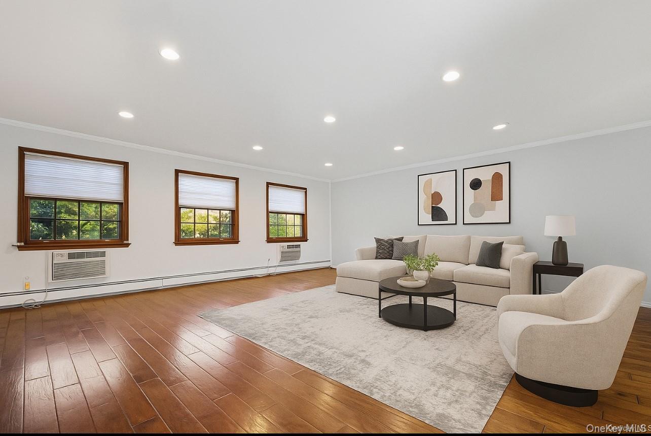 14-14 BONNIE, Bayside, NY 11360